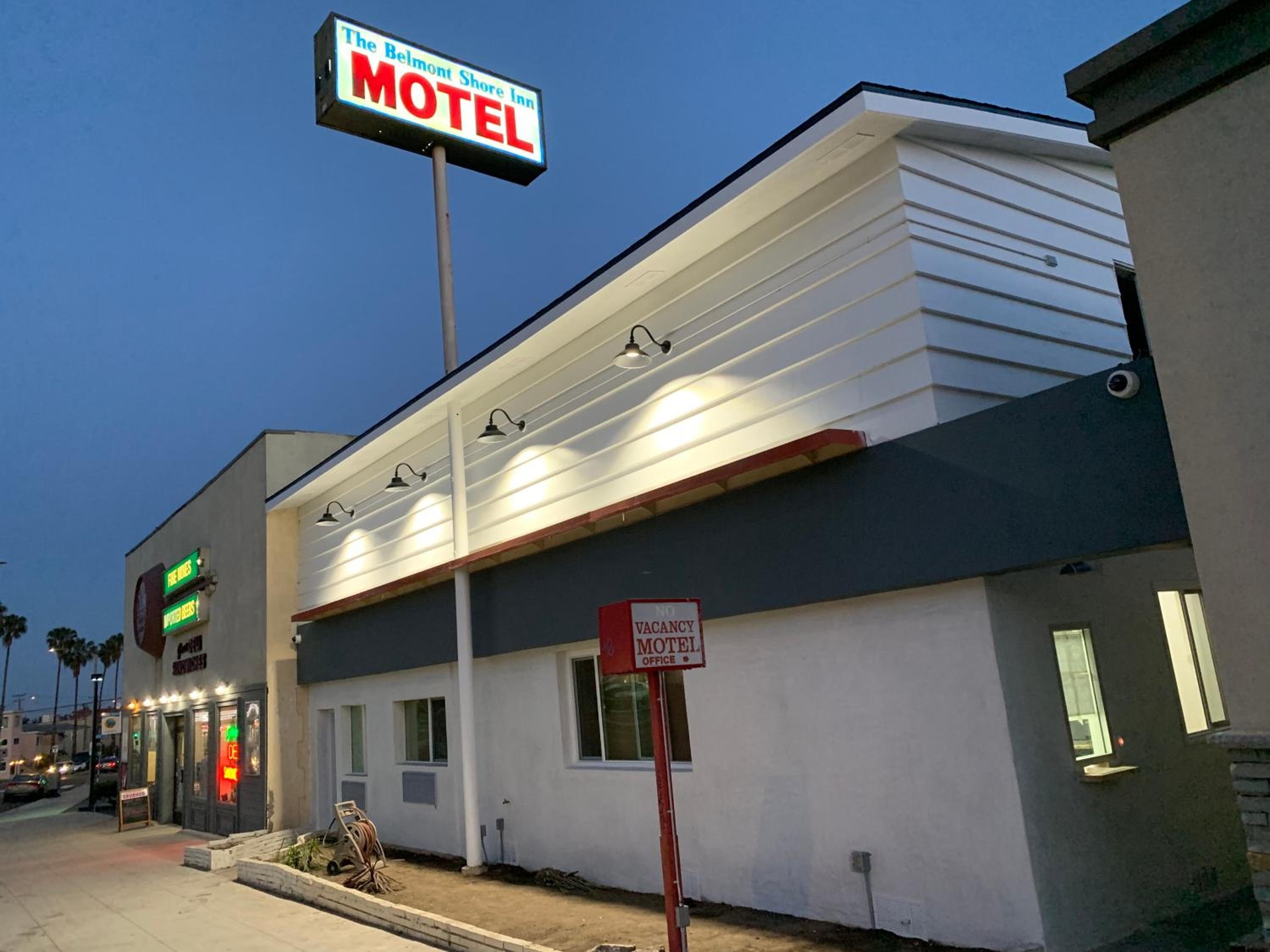 The Belmont Shore Inn, Long Beach