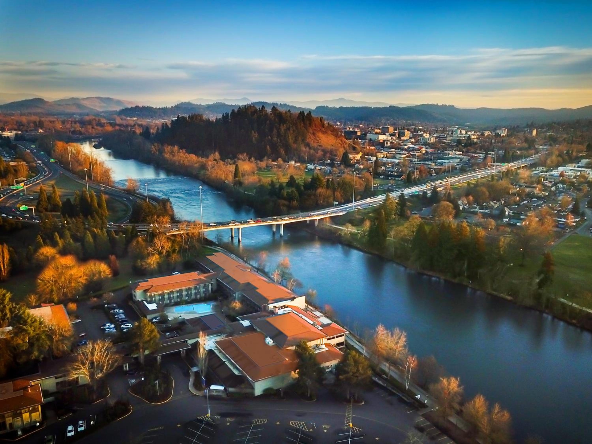 Valley River Inn, Eugene