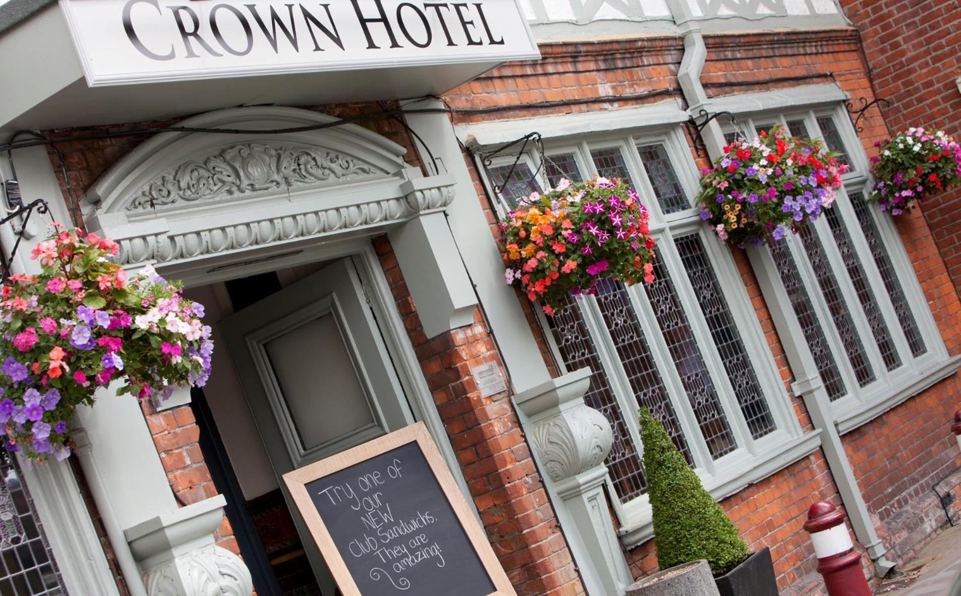 Crown Hotel, Chertsey