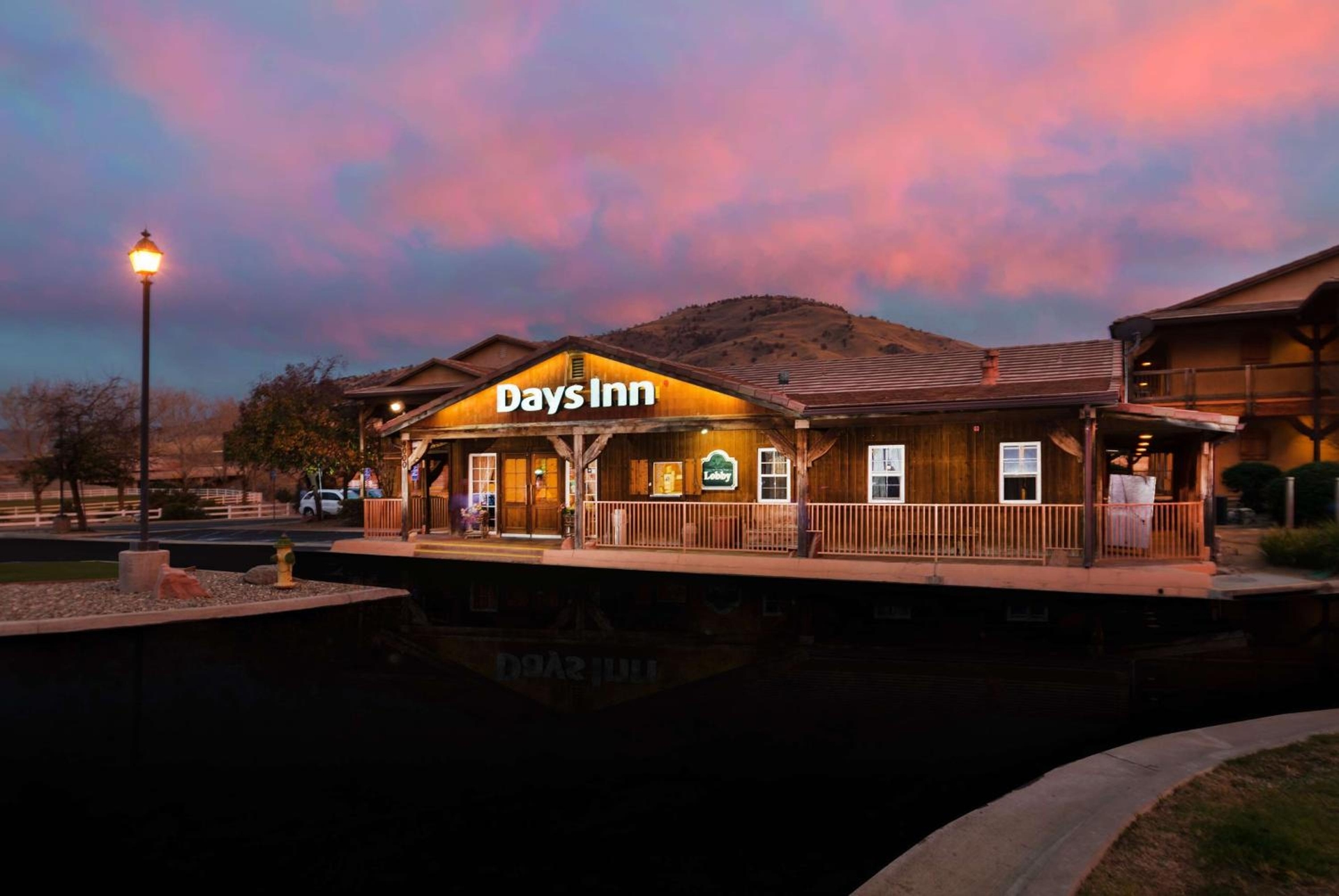 Days Inn by Wyndham Lebec, Lebec