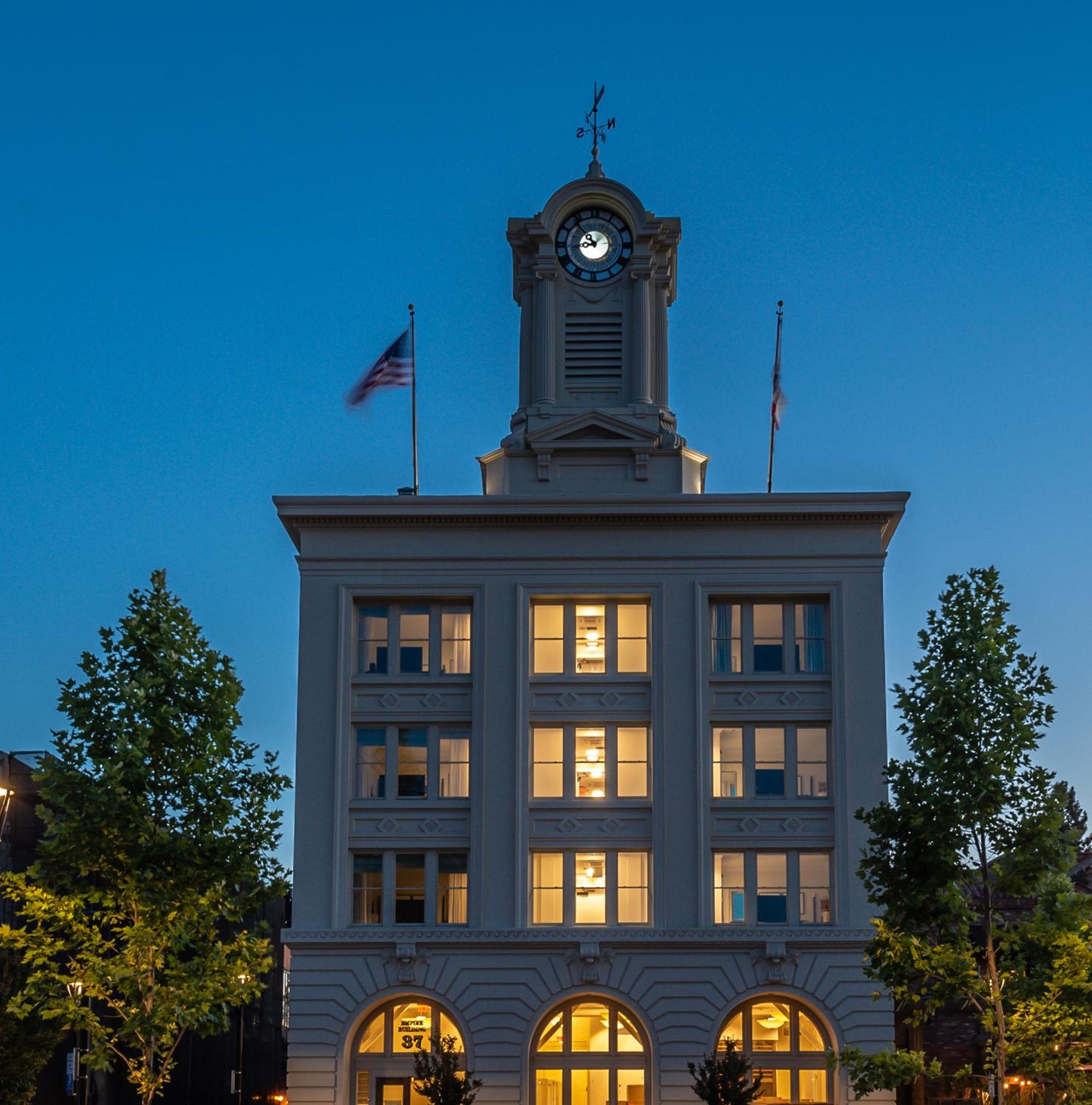 Hotel E, Santa Rosa