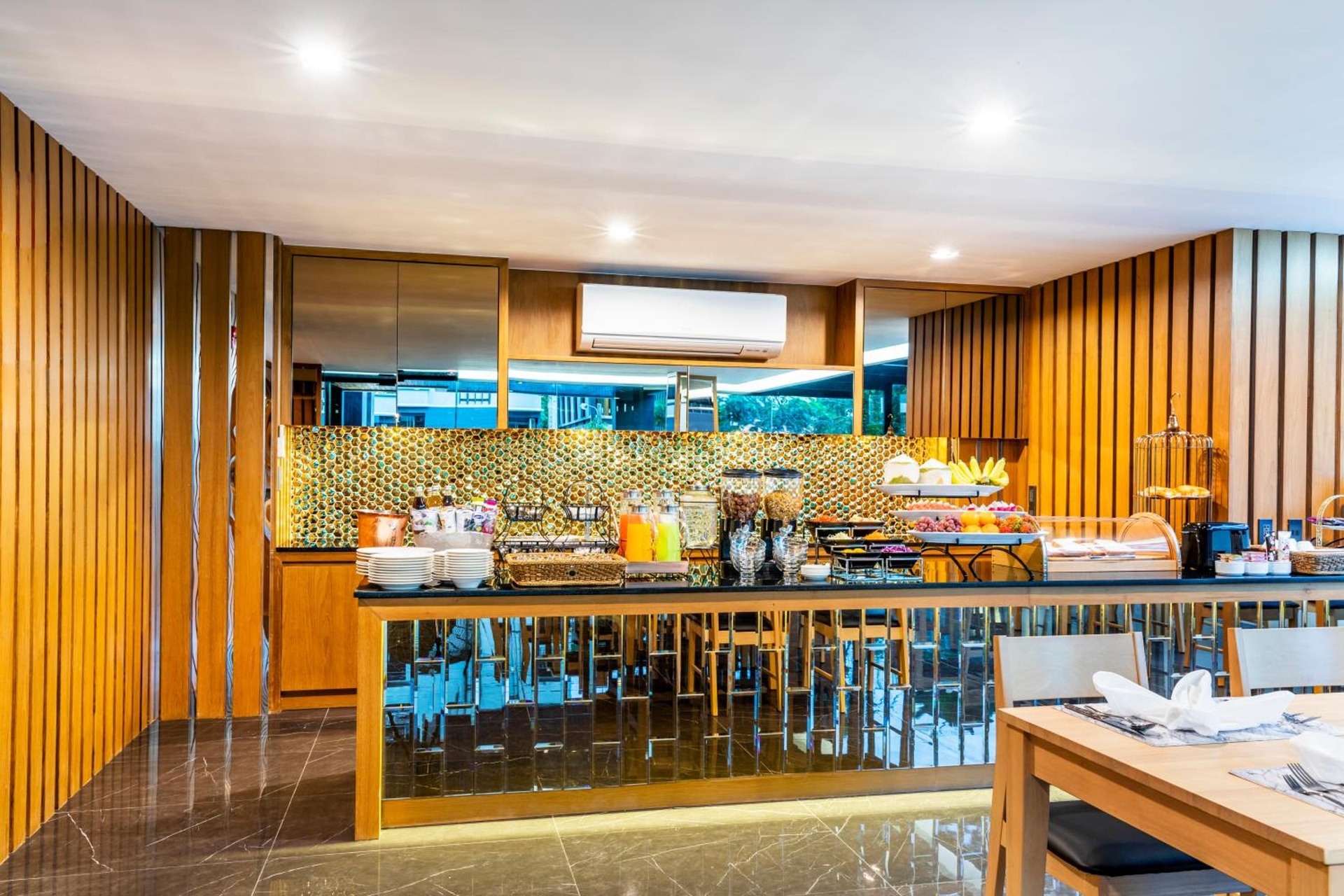 The Grand Sala Thai