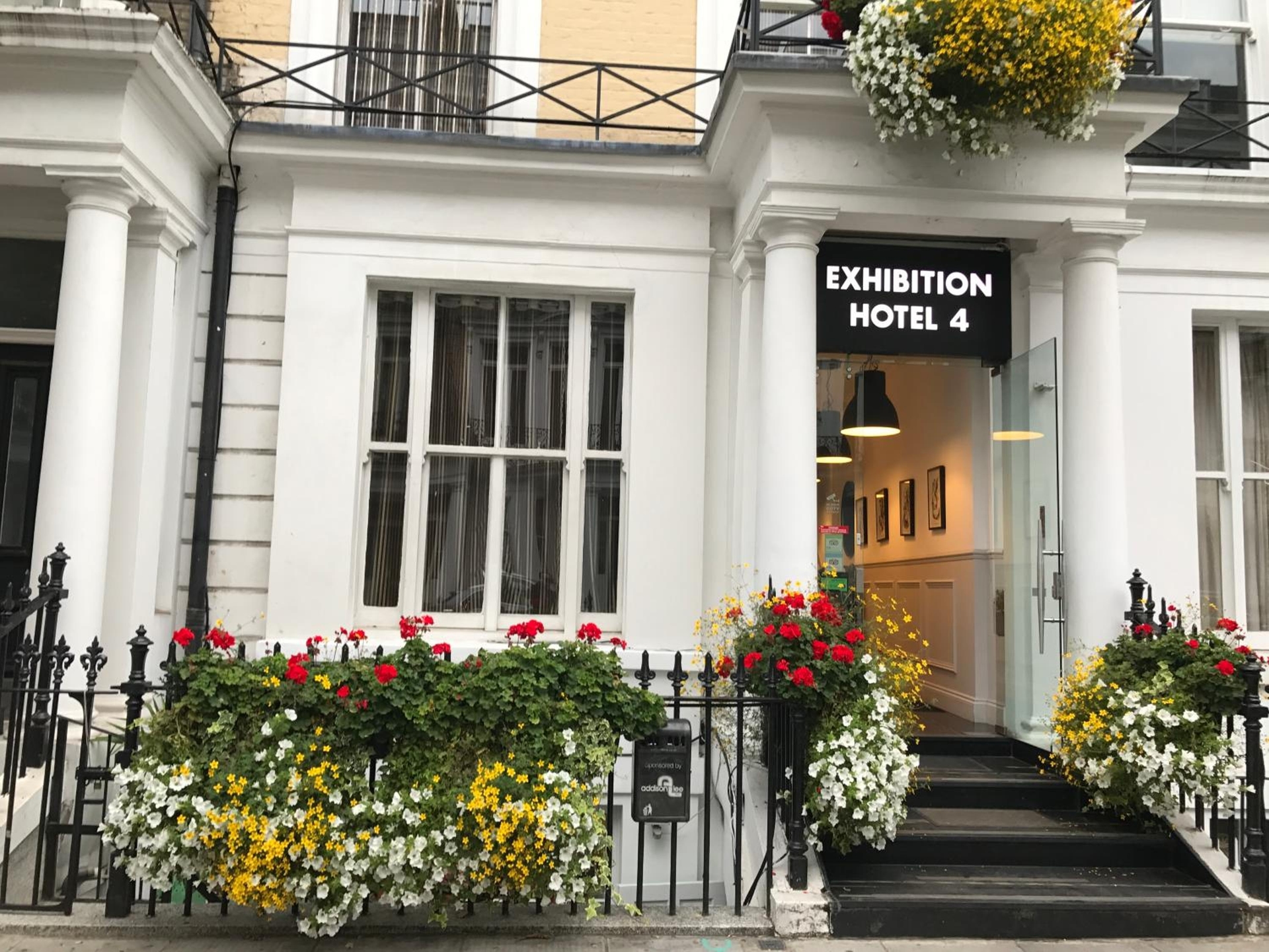 Exhibition Court Hotel 4, London