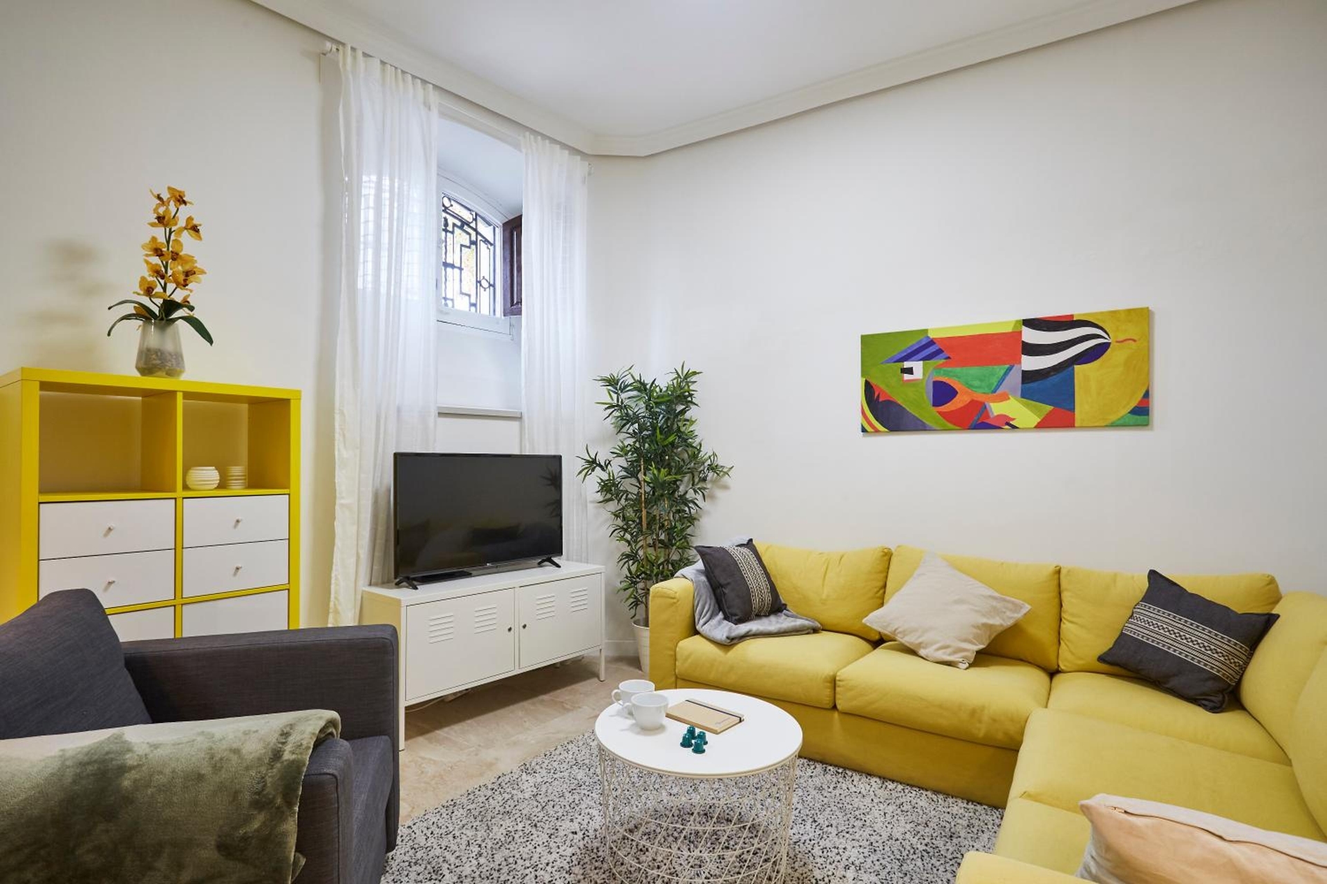 LEEWAYS APARTMENT in ORIENTE, Madrid