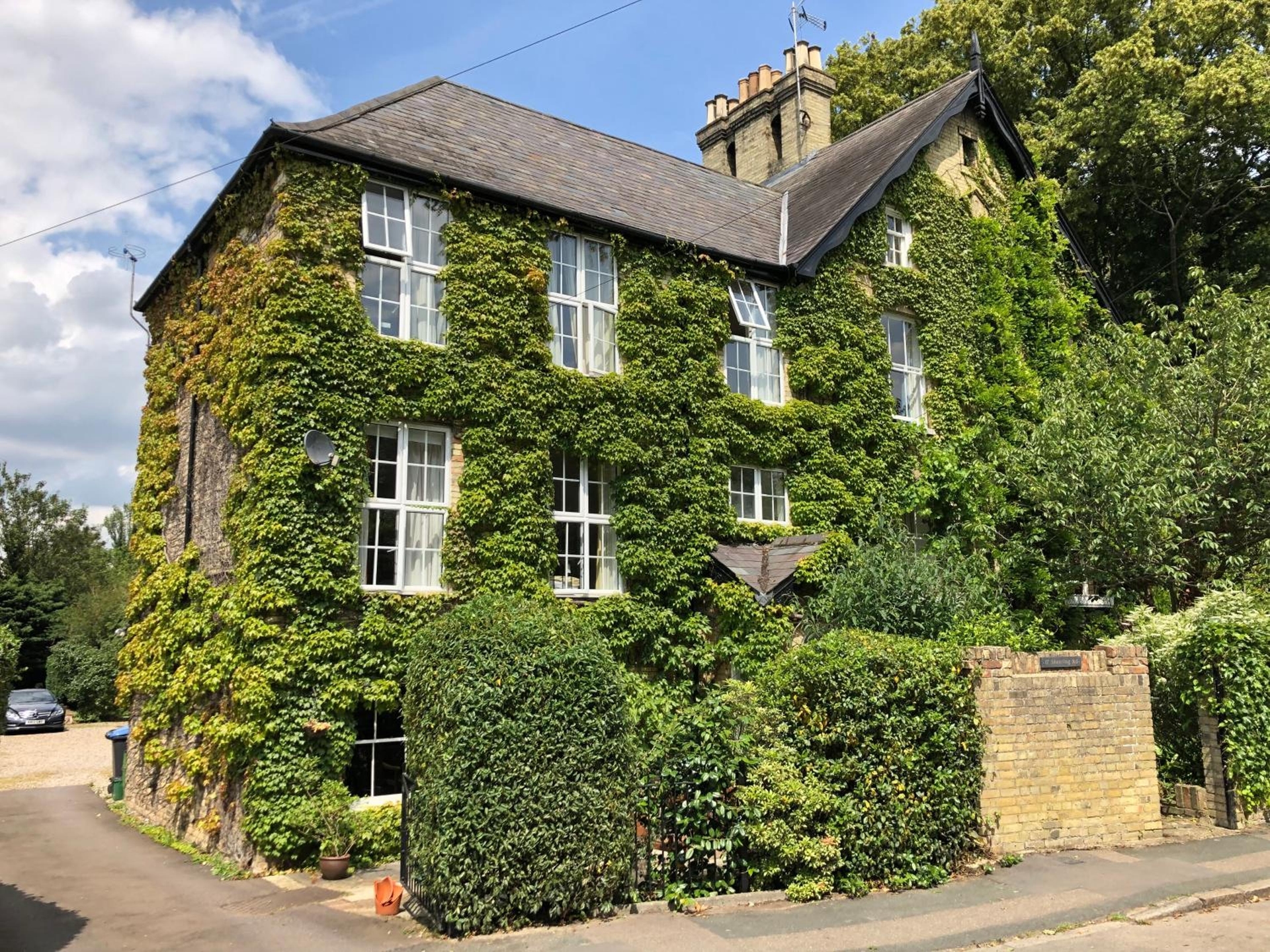 Pages Hotel and Guesthouse, Harlow