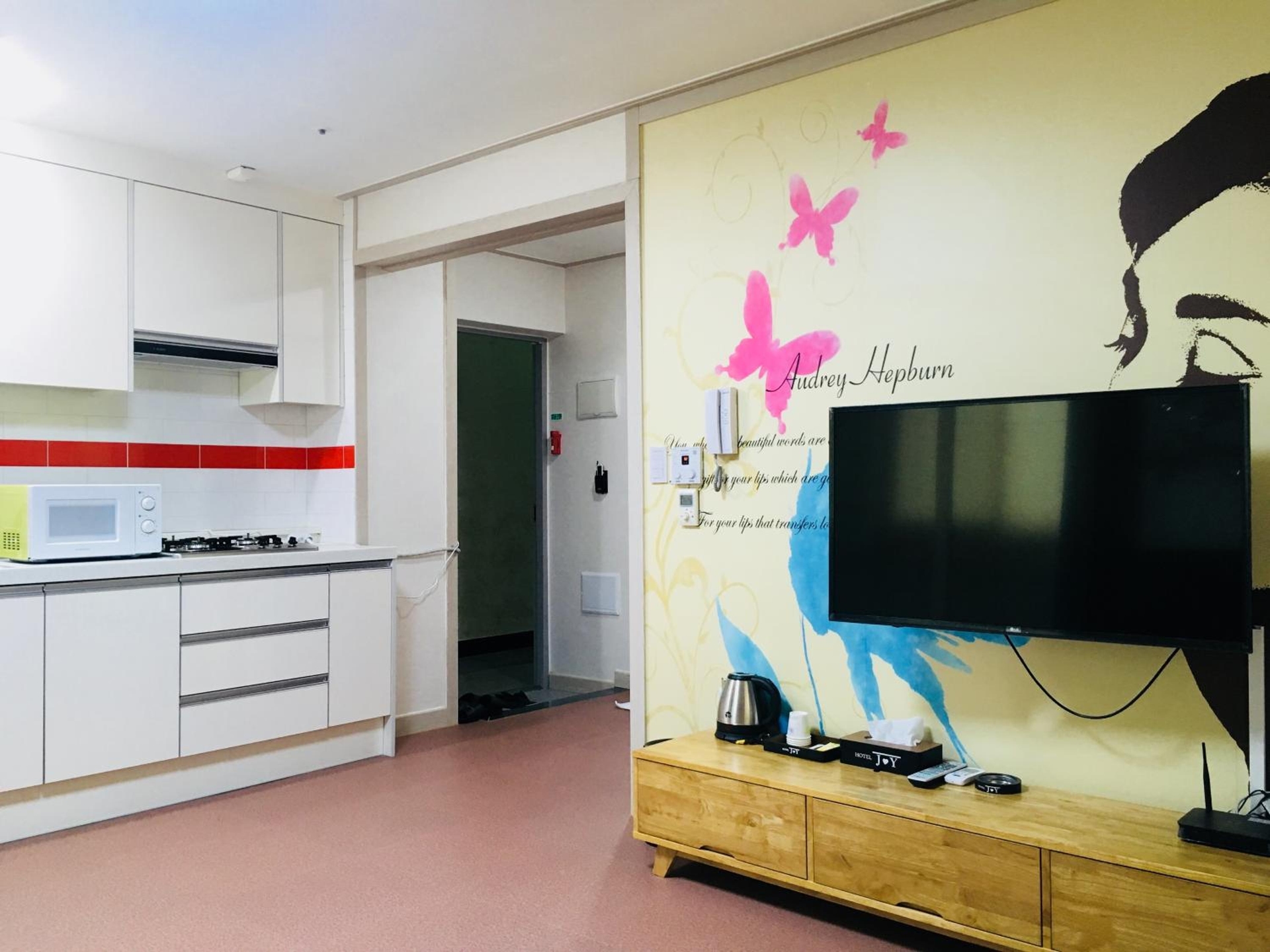 Foto de Hotel Joy near Camp Humphres