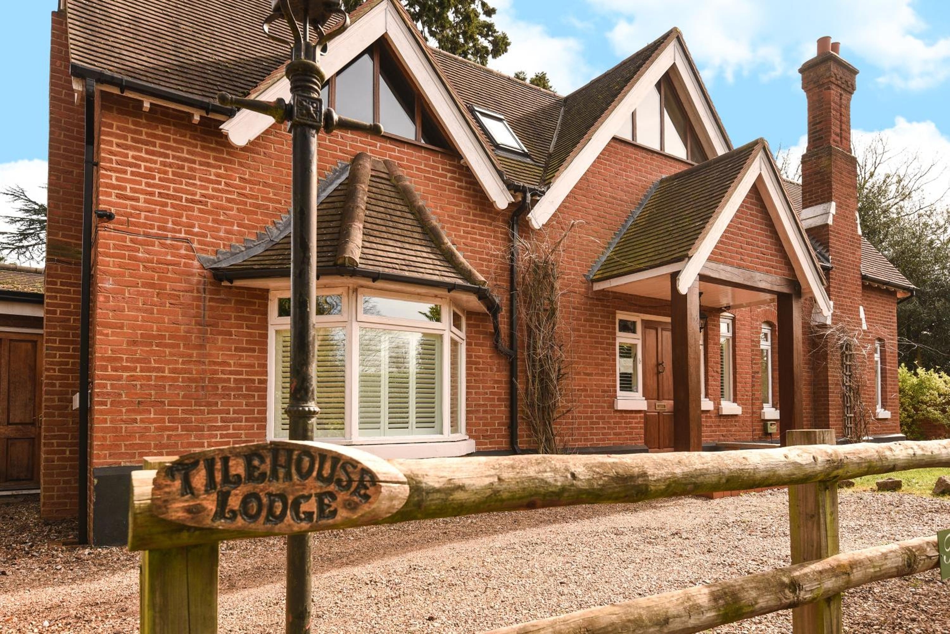 Tilehouse lodge, Denham