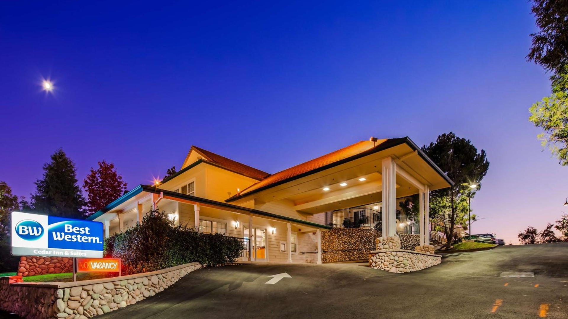 Best Western Cedar Inn & Suites, Angels Camp