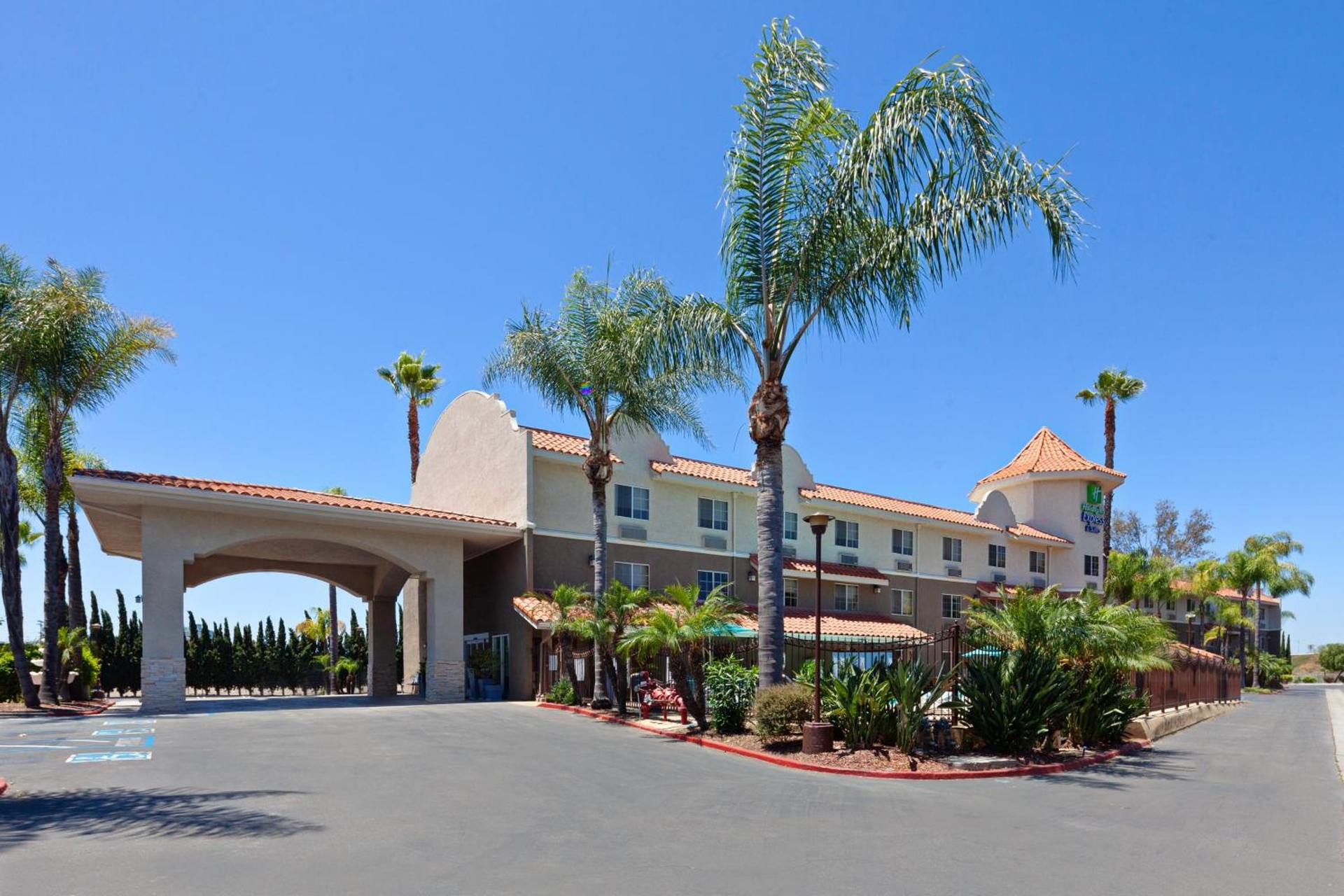 Holiday Inn Express Hotel & Suites San Diego-Escondido by IHG, Escondido