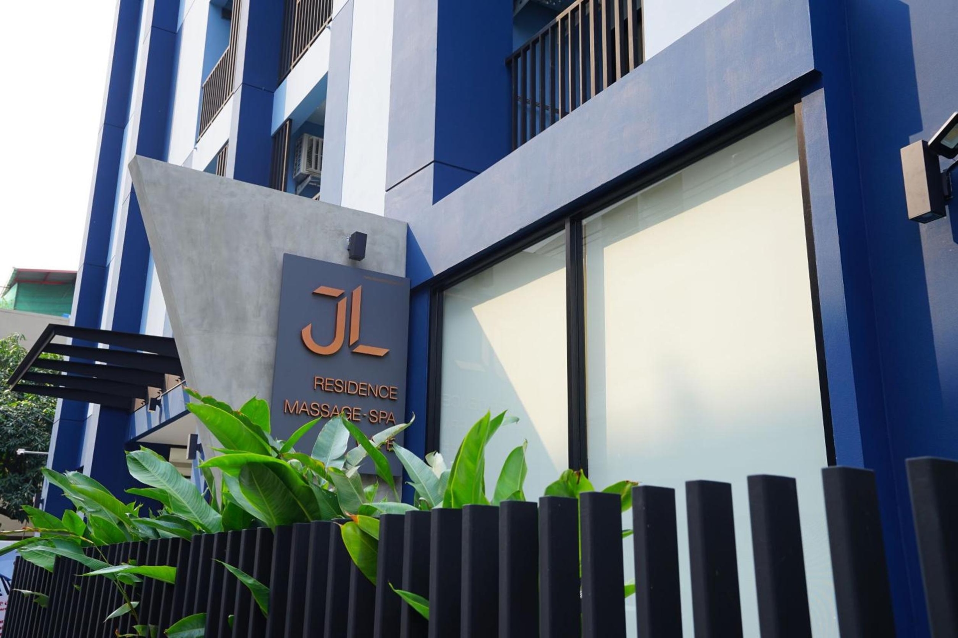 J & L Residence and Spa