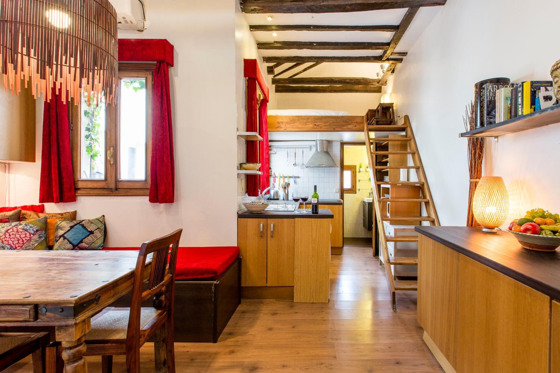 Penthouse neare Sol, plaza Mayor, Madrid