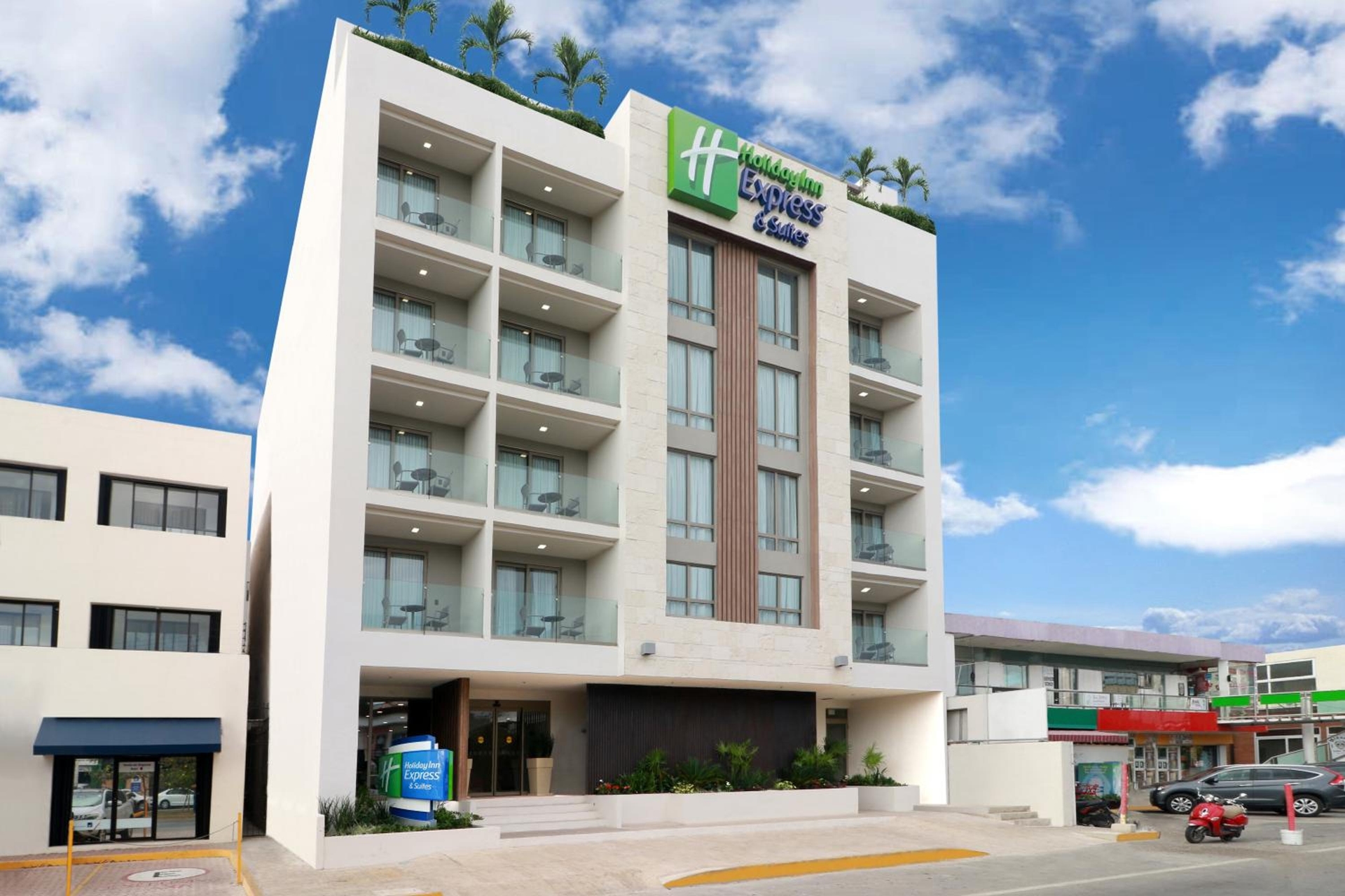 Holiday Inn Express & Suites - Playa del Carmen by IHG
