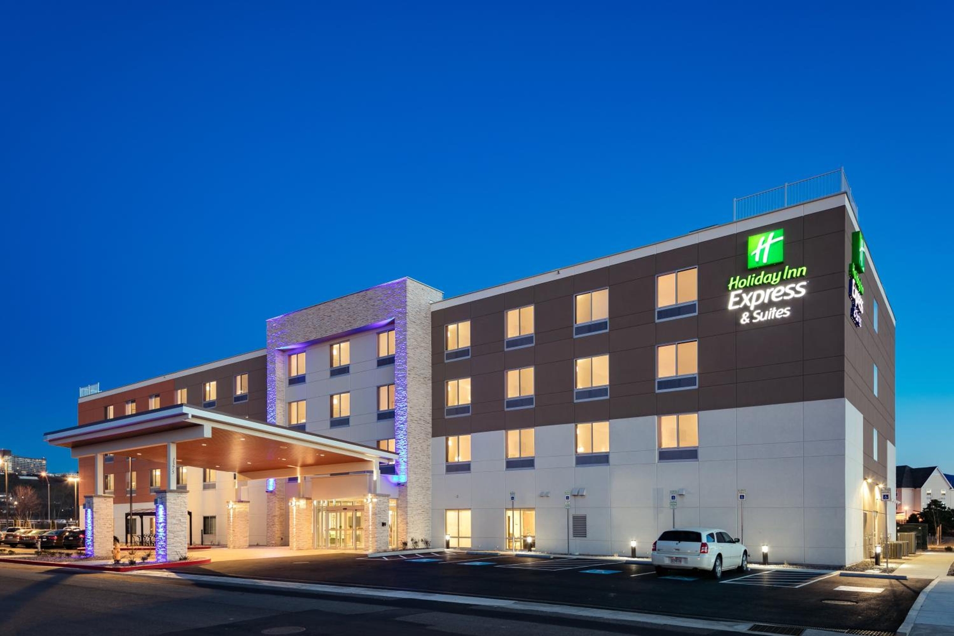 Holiday Inn Express & Suites - Medford by IHG, Medford