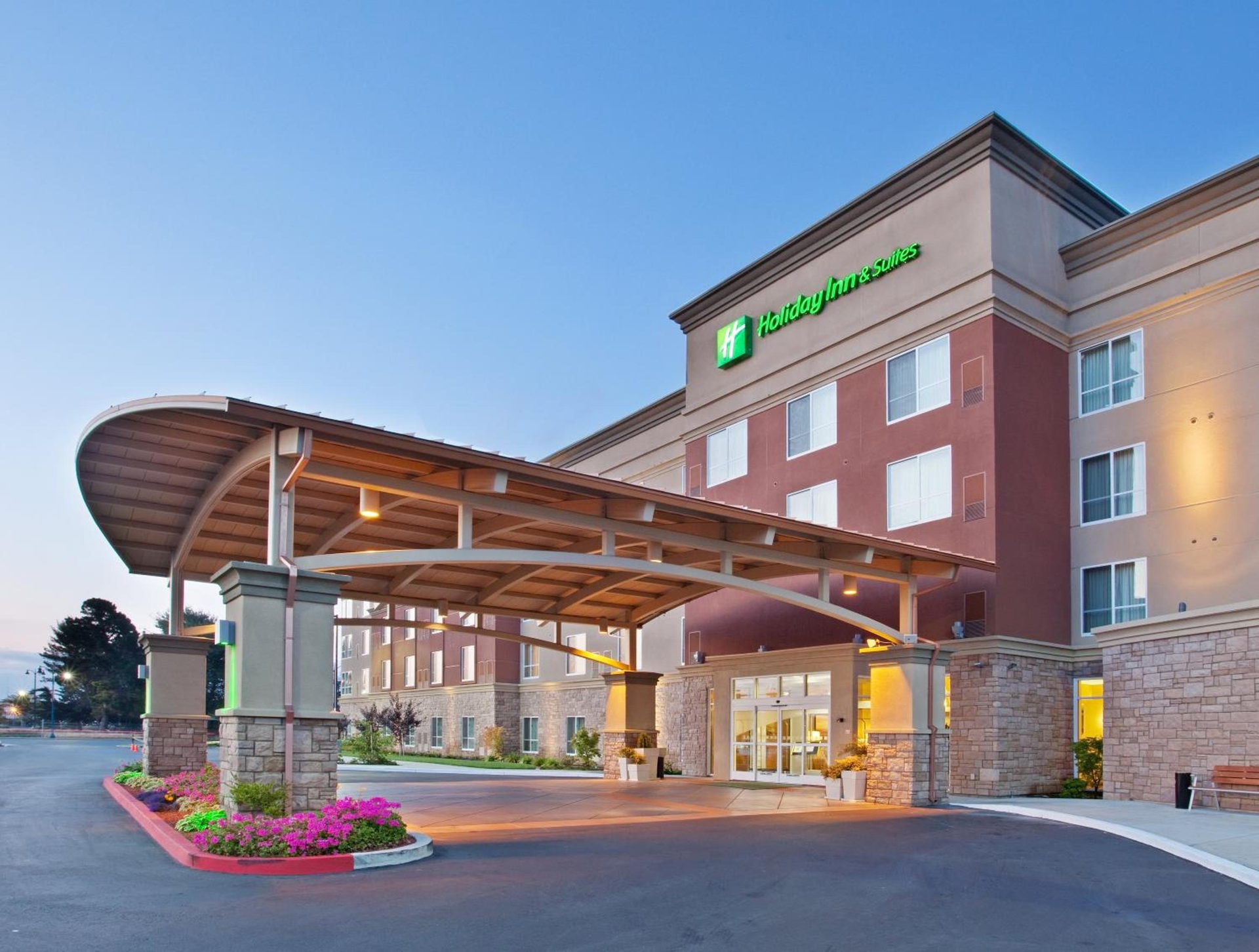 Holiday Inn & Suites Oakland - Airport by IHG, Oakland