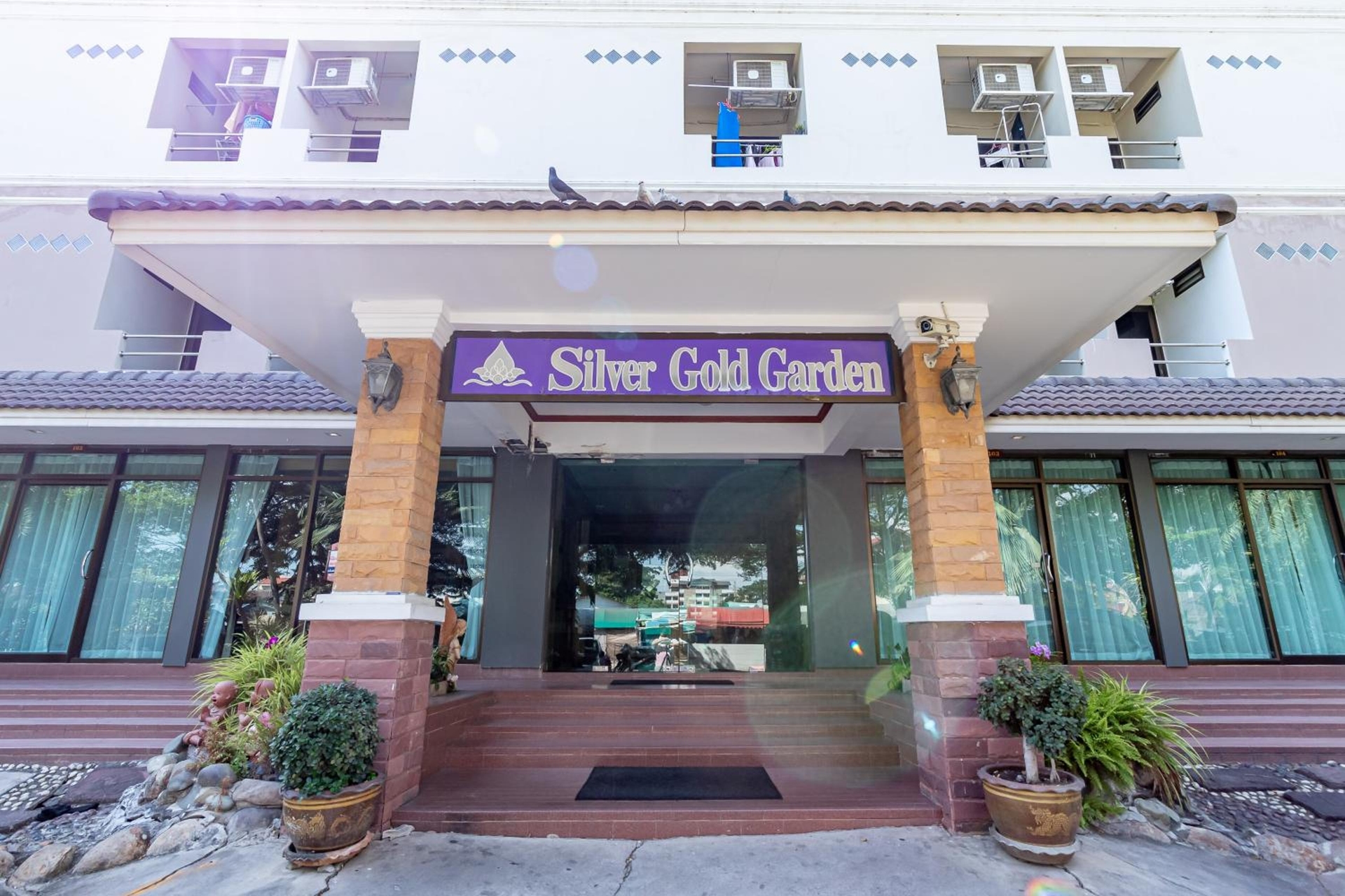 Silver Gold Garden, Suvarnabhumi Airport