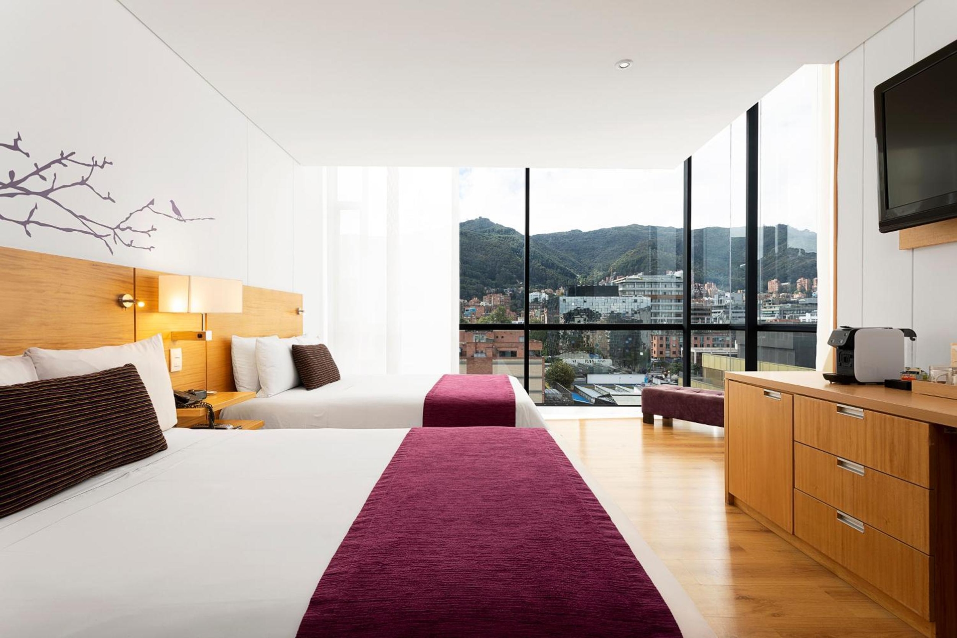 Hotel bh Parque 93