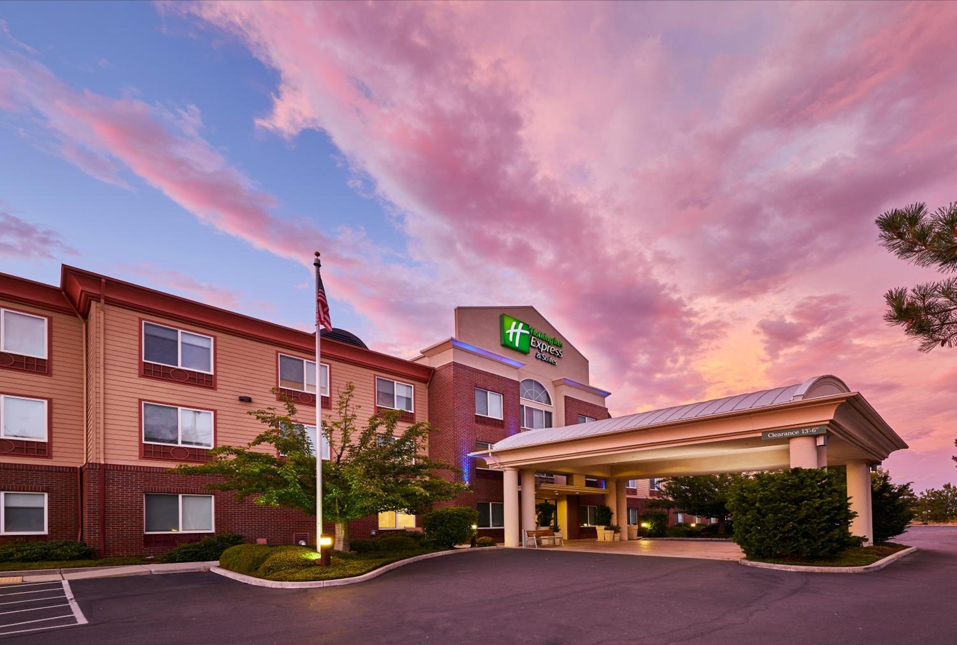 Holiday Inn Express Hotel & Suites Medford-Central Point by IHG, Central Point