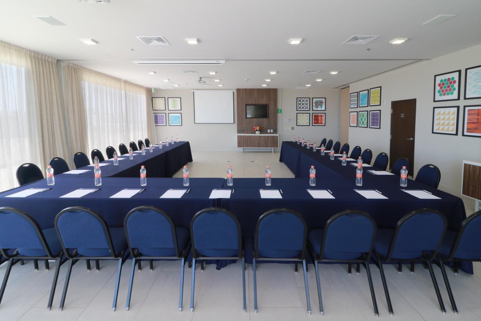 Foto de Holiday Inn Express & Suites - Playa del Carmen by IHG