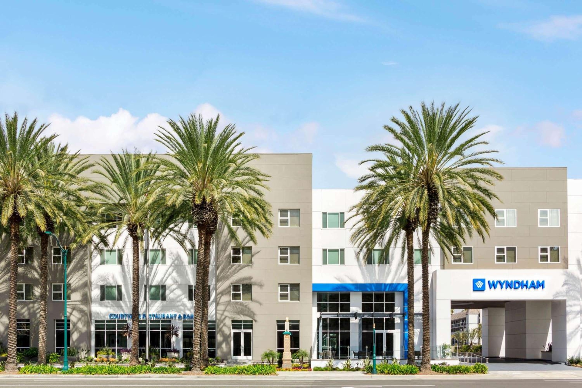 Wyndham Anaheim, Anaheim