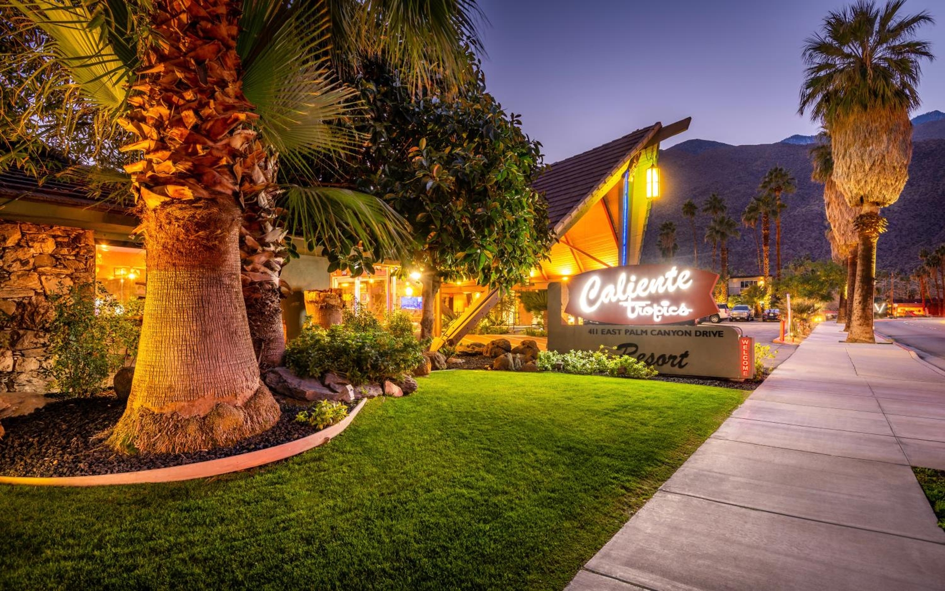 Caliente Tropics, Palm Springs