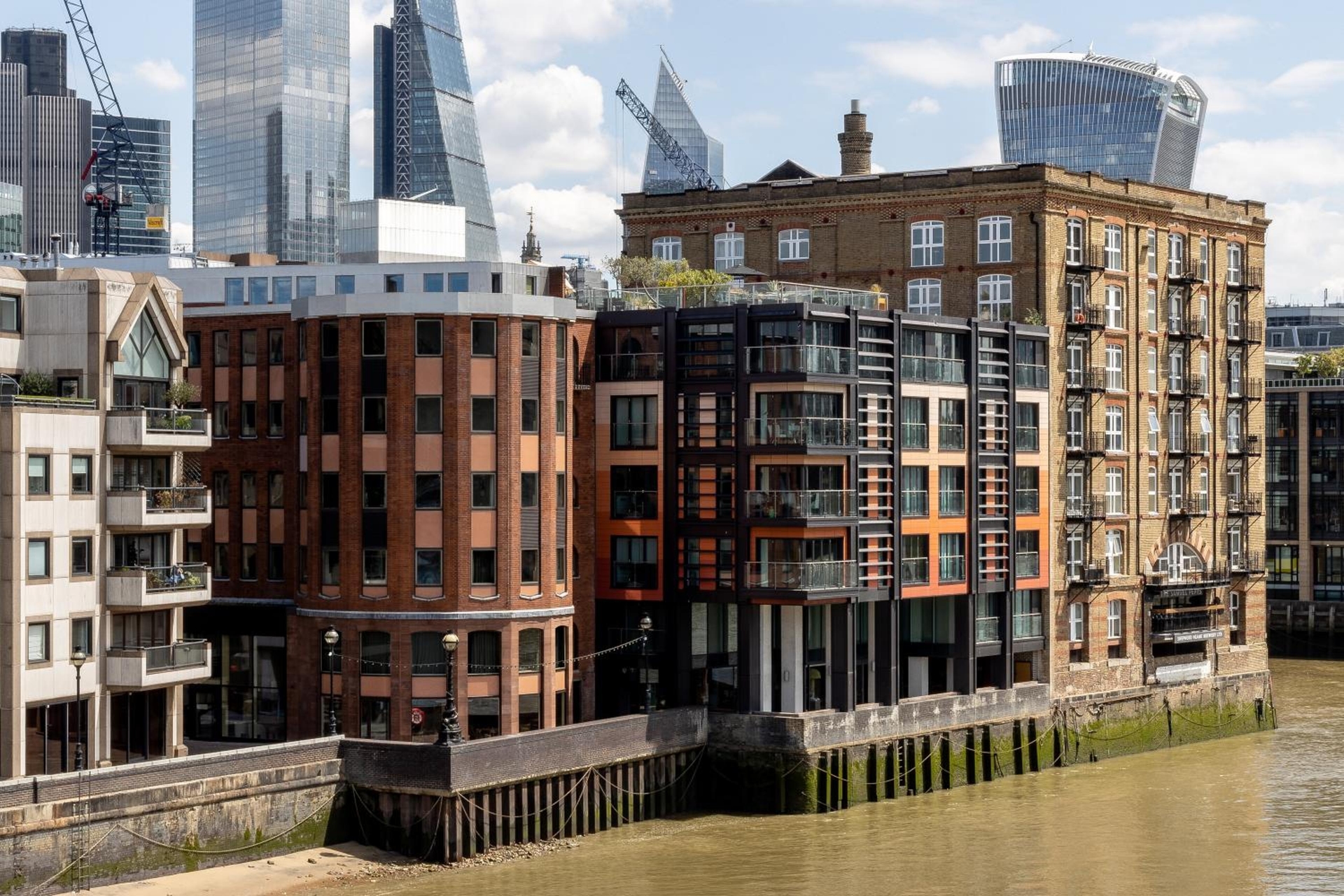 Locke at Broken Wharf, London