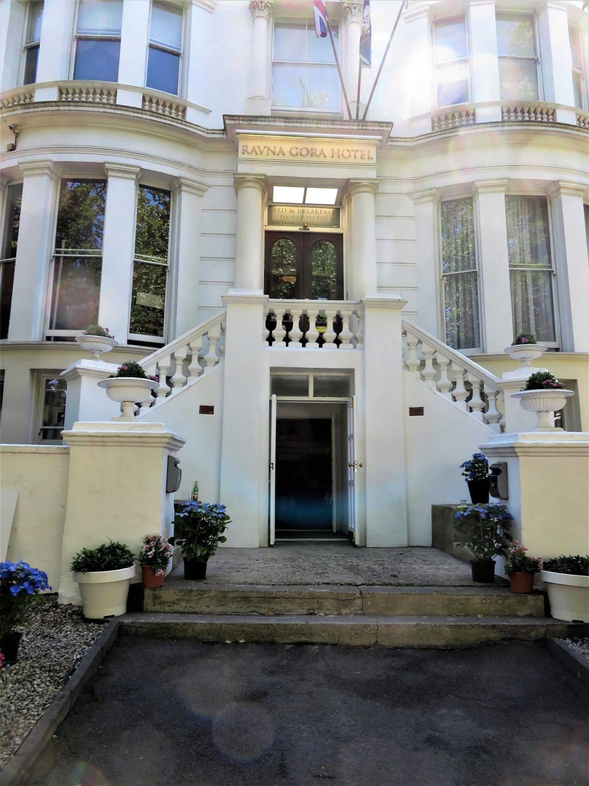 Ravna Gora, London