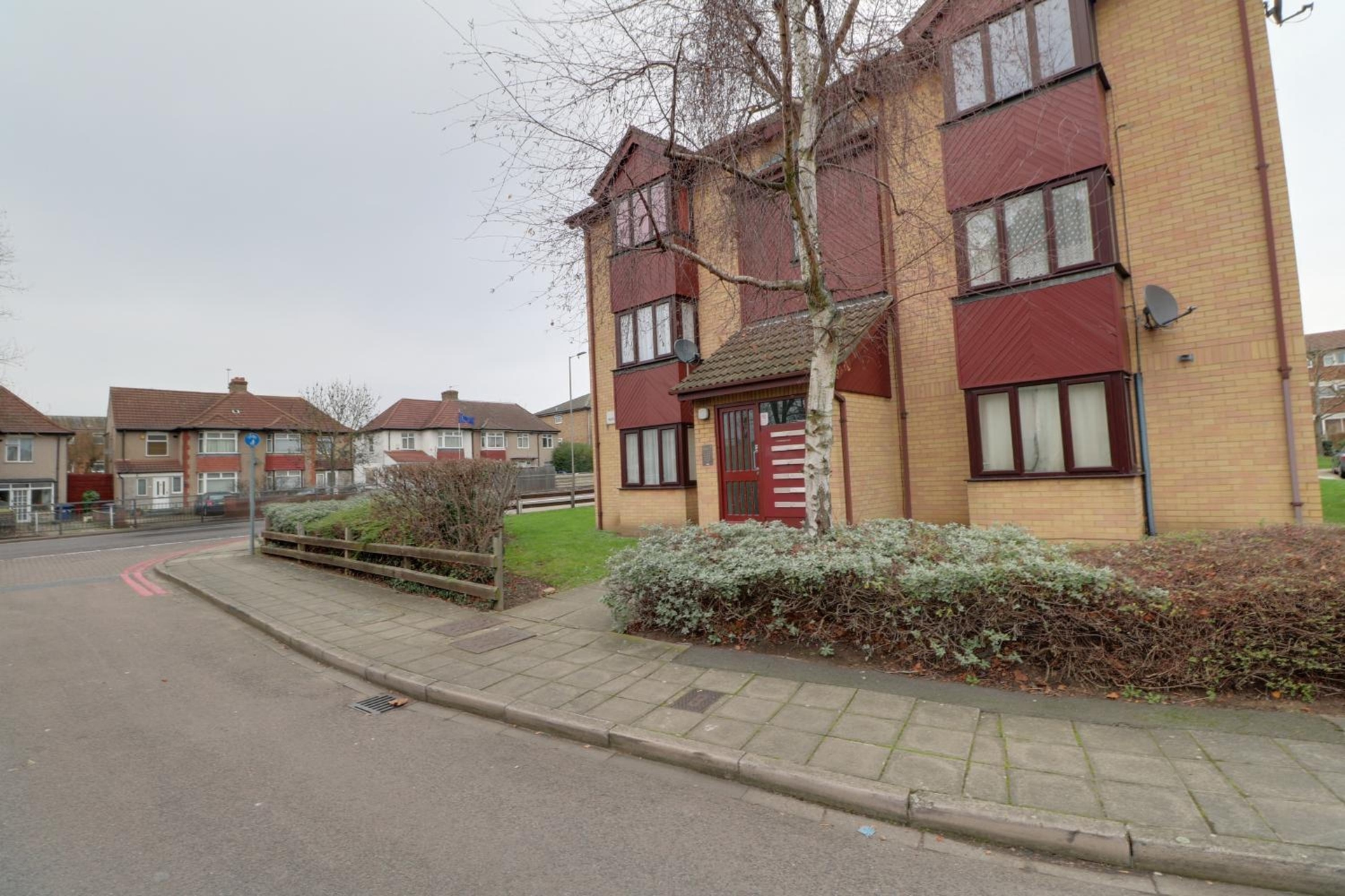 Luxury Studio Apartment, Northolt