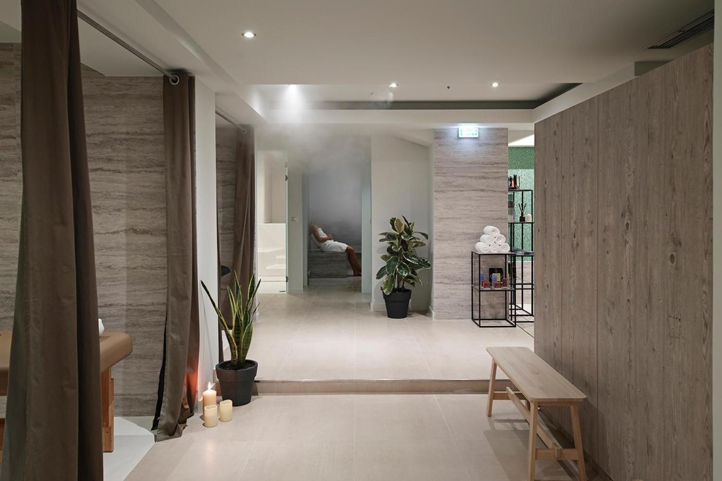 Foto de The Gem Society Hotel