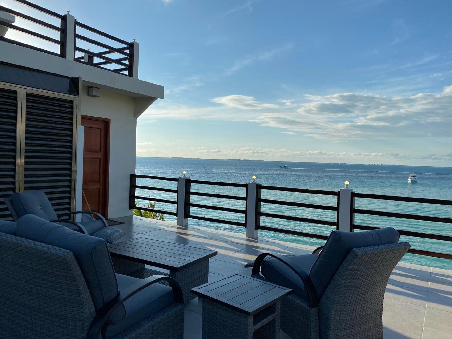 Foto de Cuxos Hotel Beachfront