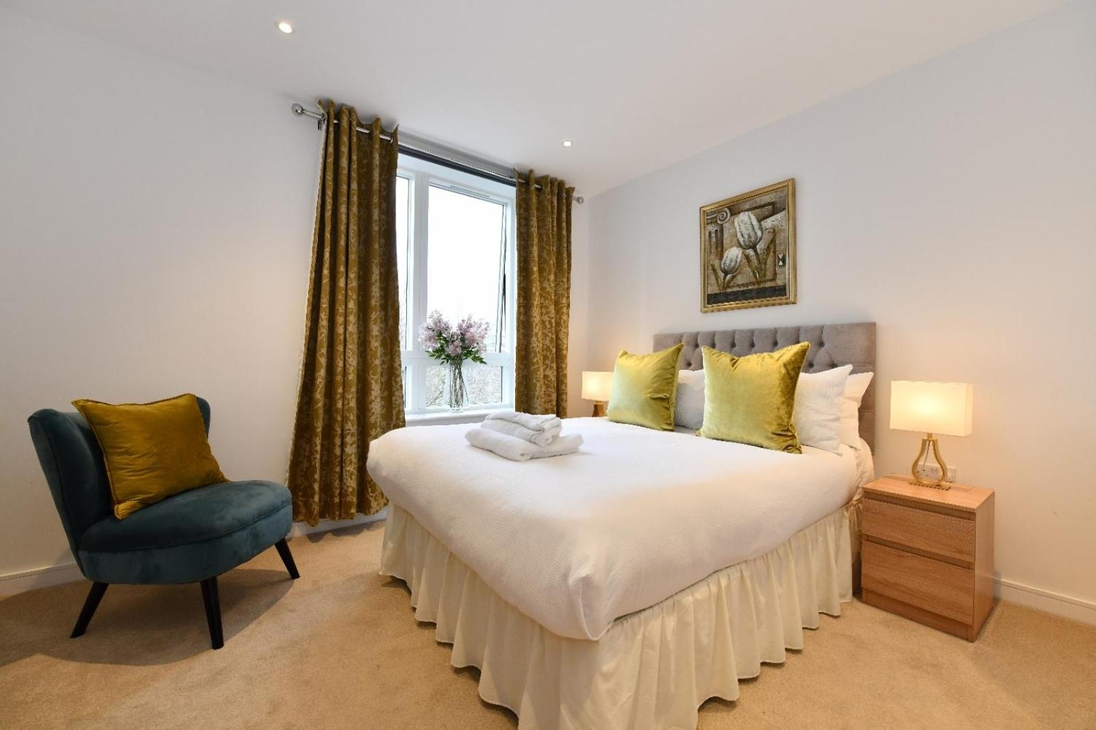 Kew Bridge Apartments, London