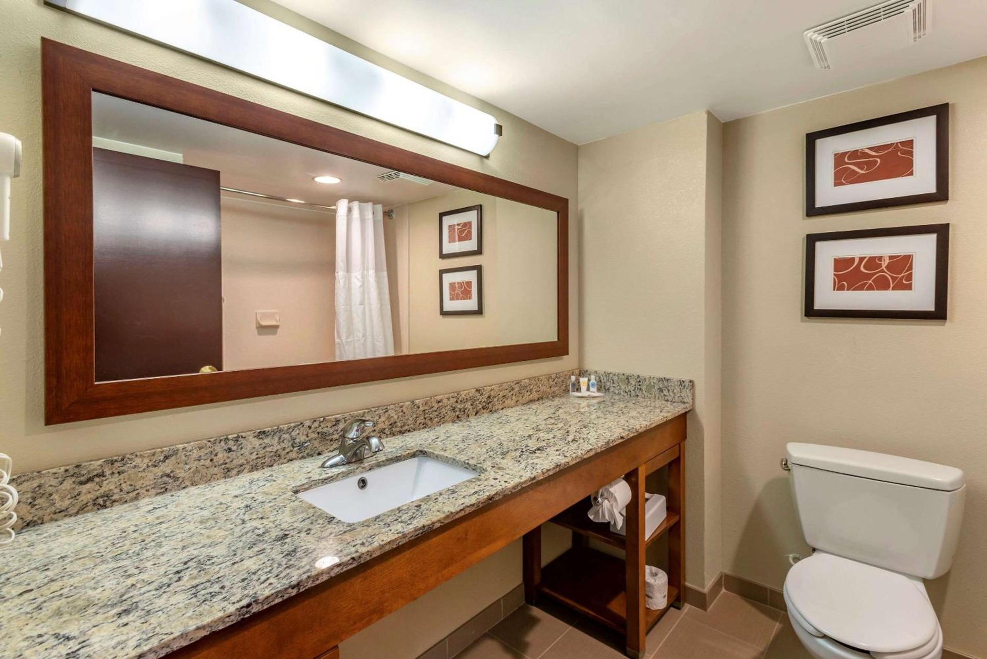 Foto de Comfort Suites Newark - Harrison