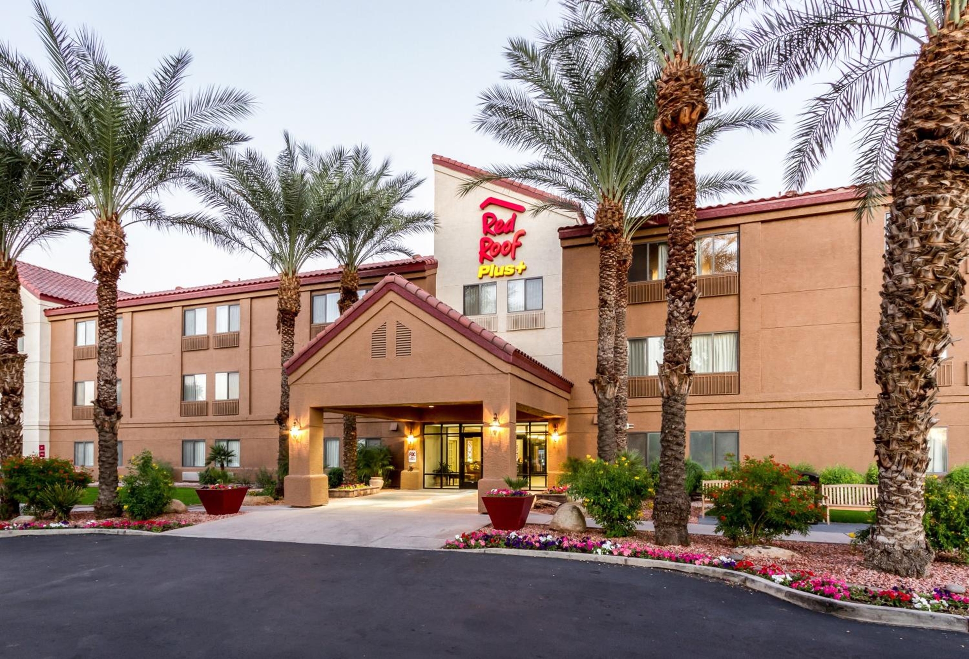 Red Roof Inn PLUS+ Tempe - Phoenix Airport, Tempe