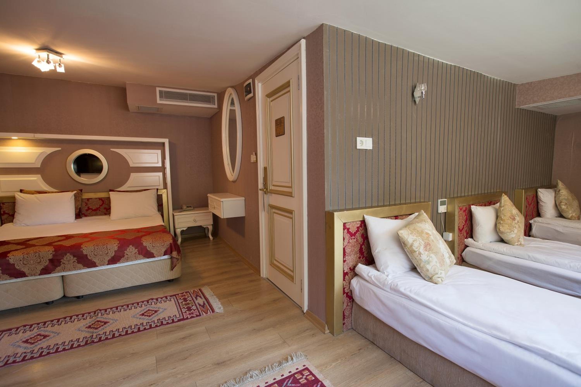 Foto de Hotel Queens Land