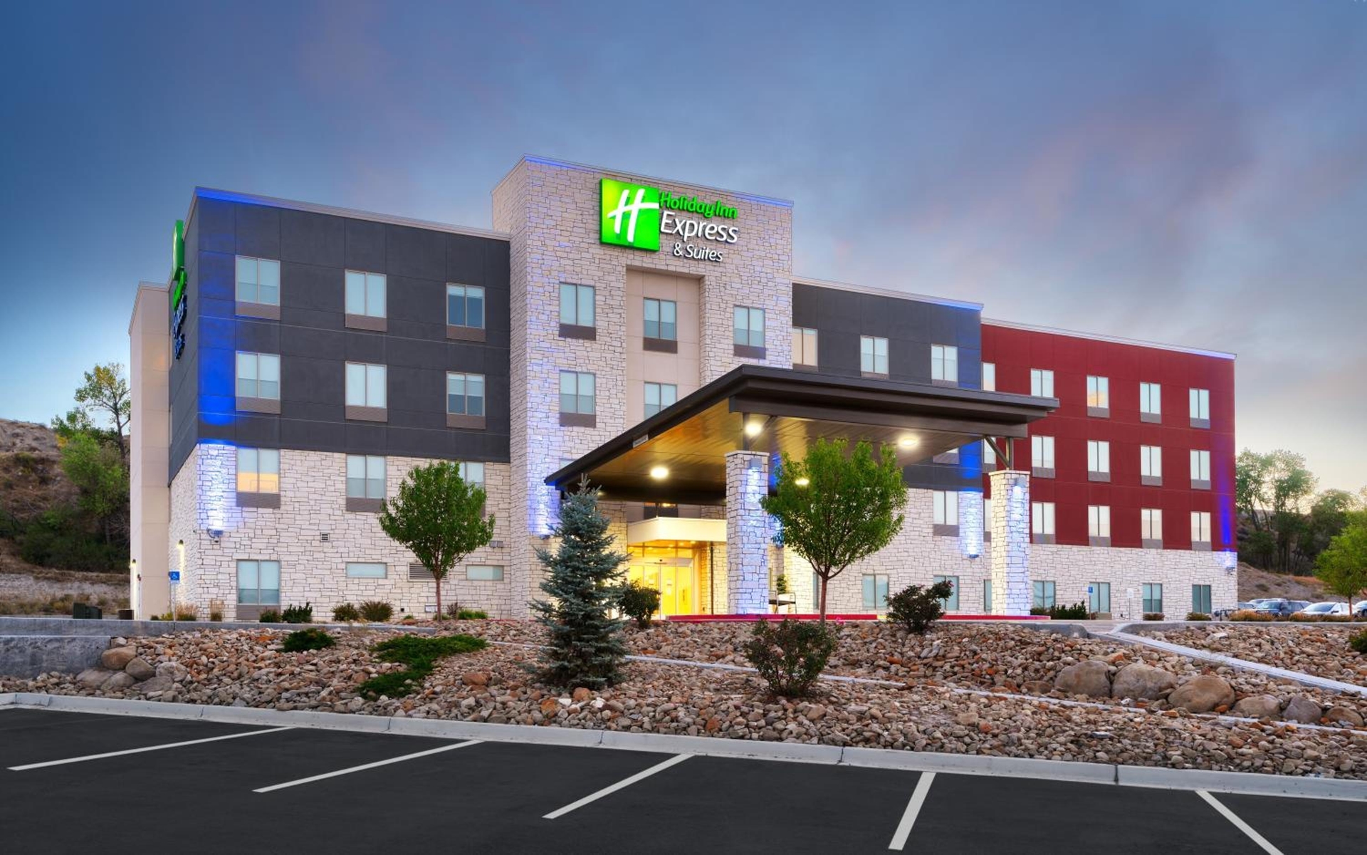 Holiday Inn Express & Suites Price by IHG, Price