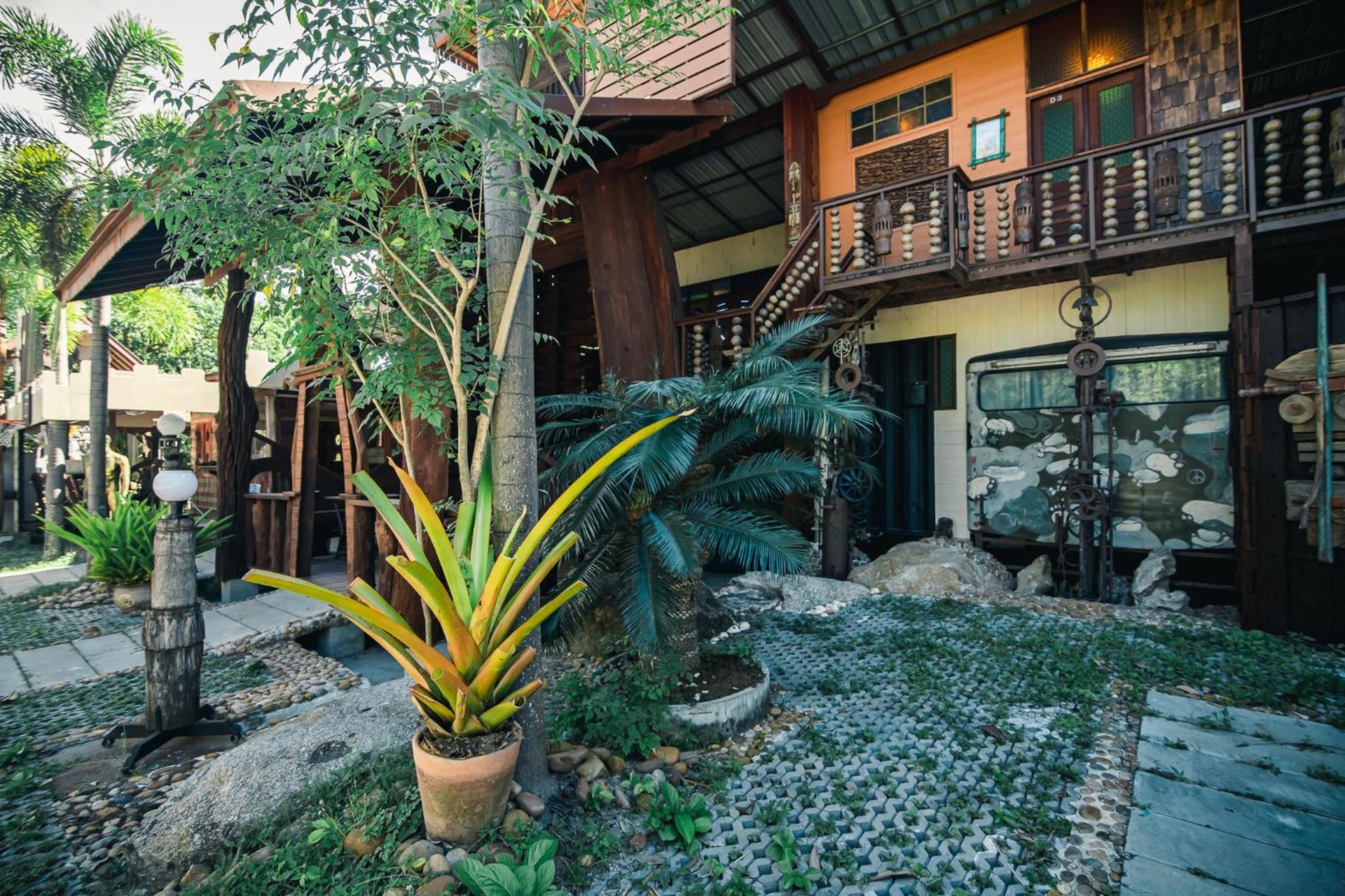 Suankaew​ art​ hostel​