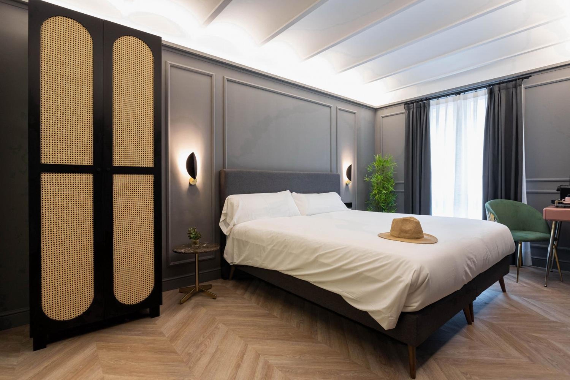 Reina 107 Beach Boutique, Valencia