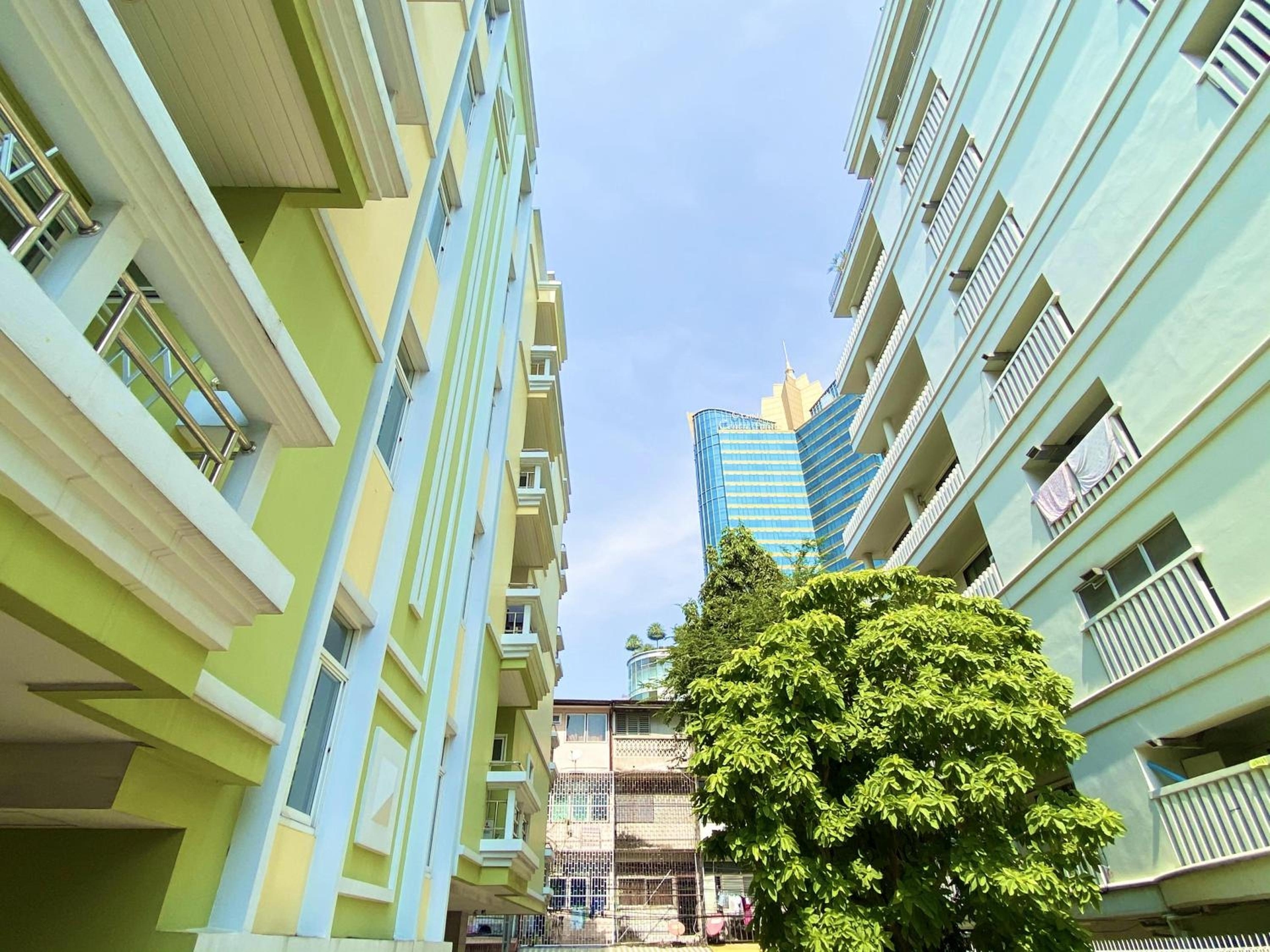 14 Place Sukhumvit Suites