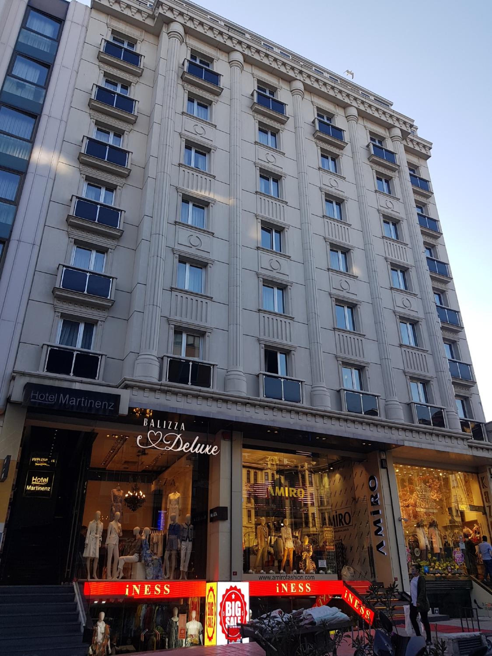 Martinenz Hotel Old City