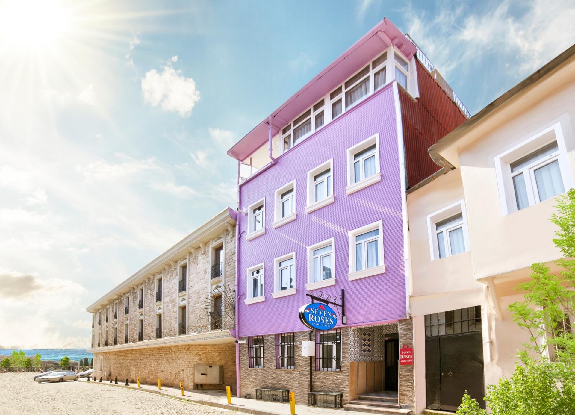 SEVEN ROSES APART HOTEL