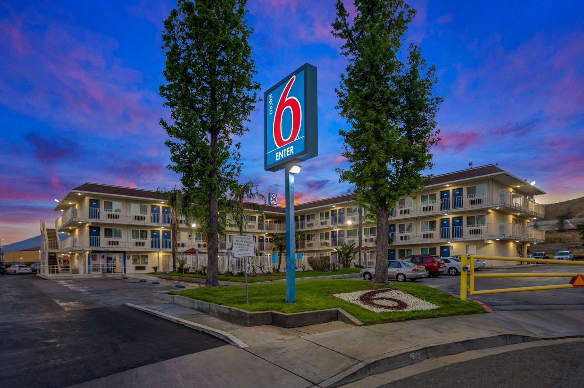 Motel 6-San Bernardino, CA - North, San Bernardino