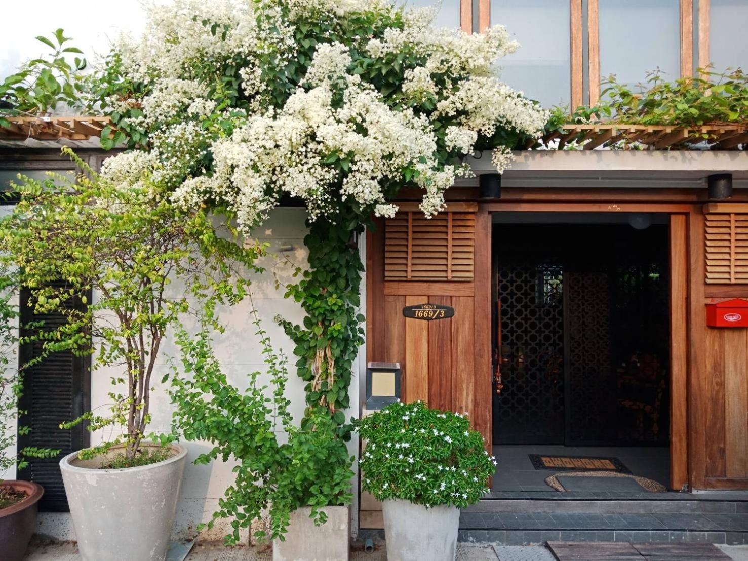 liaw base house