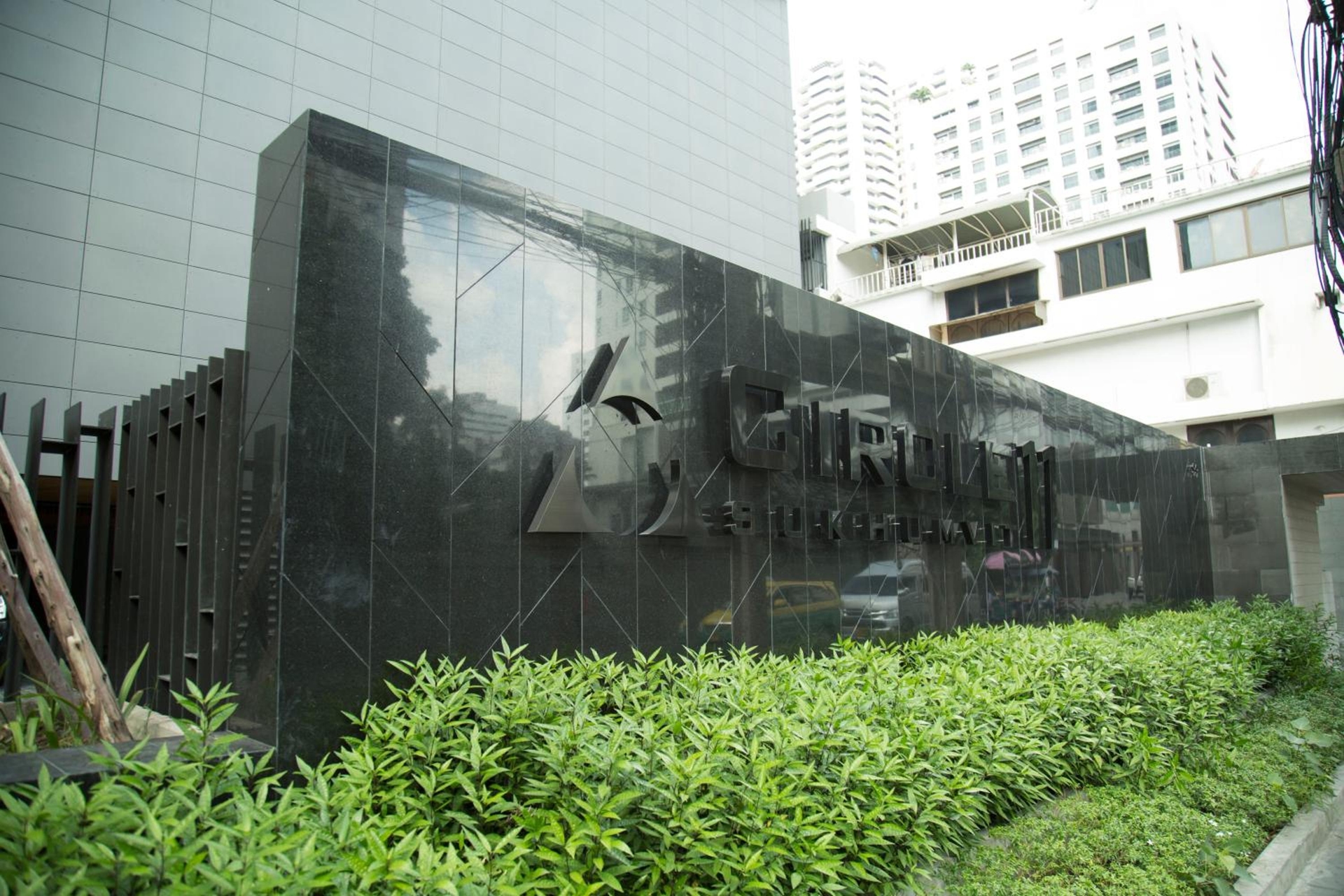 Sukhumvit 11#Luxury#Pool#Gym#BTS Nana&MRT Sukhumvit#1BR#Max4ppl