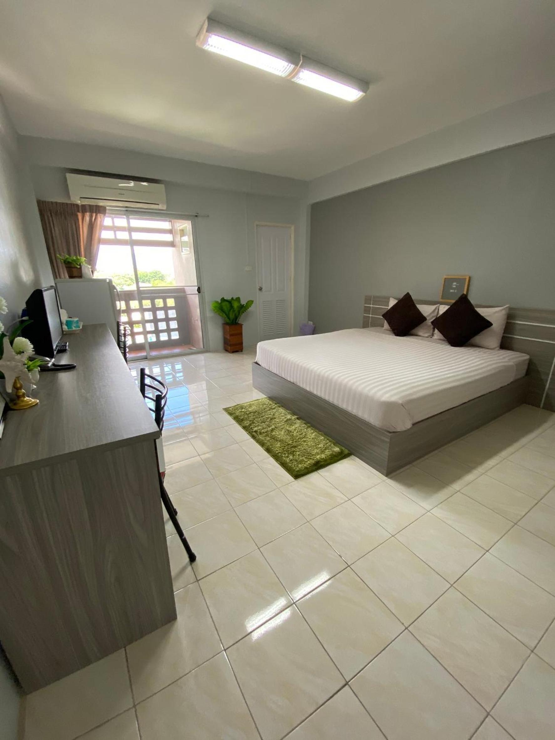 Foto de Burapha Bangsaen Garden Apartment