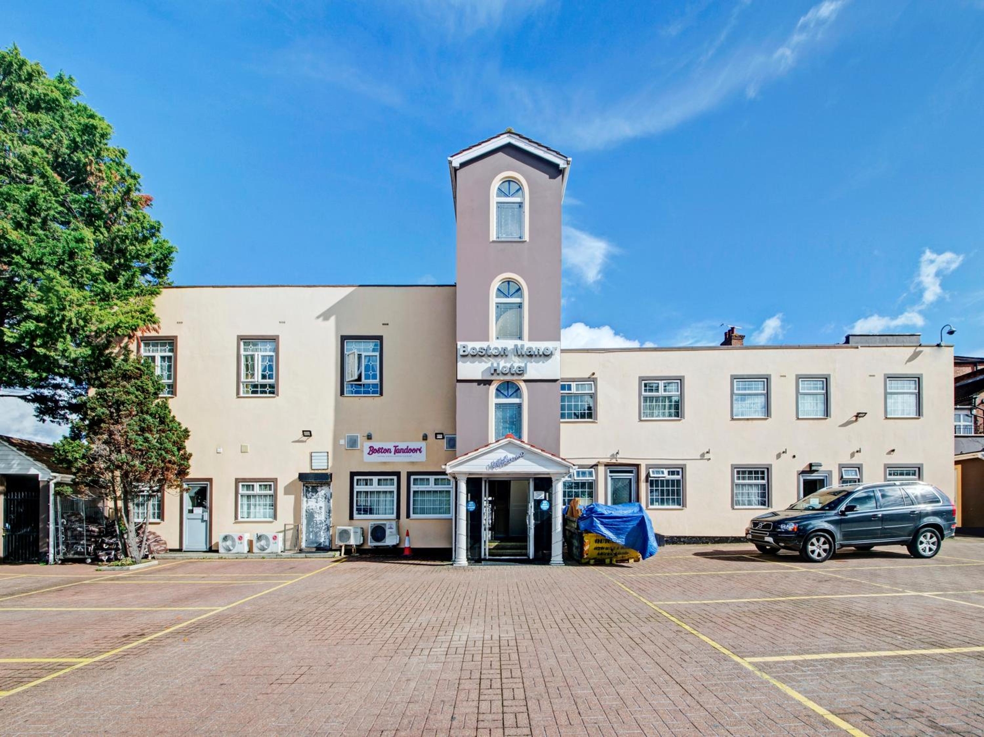 OYO Bostons Manor Hotel, Hanwell London, Ealing