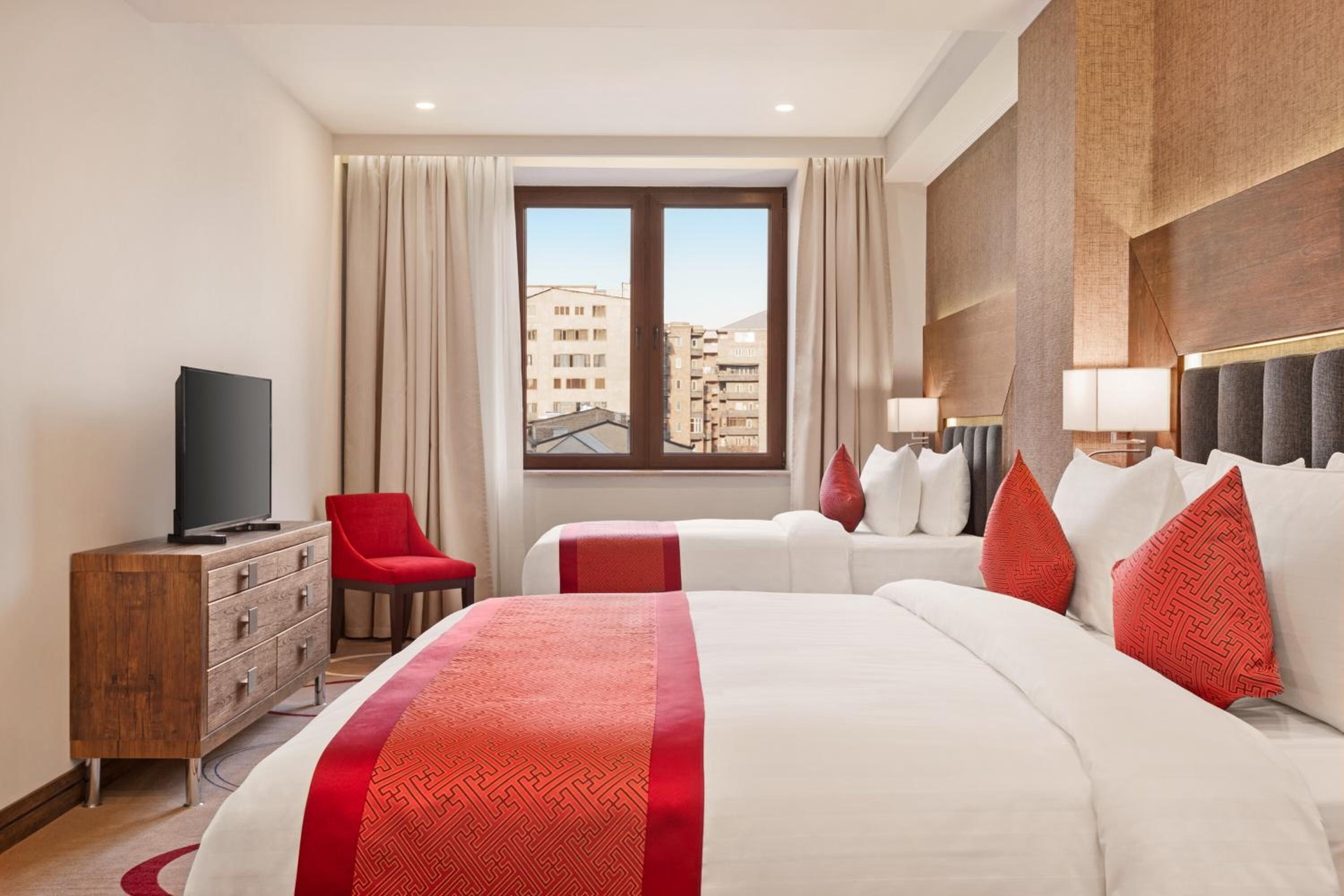 Foto de Ramada Hotel & Suites by Wyndham Yerevan