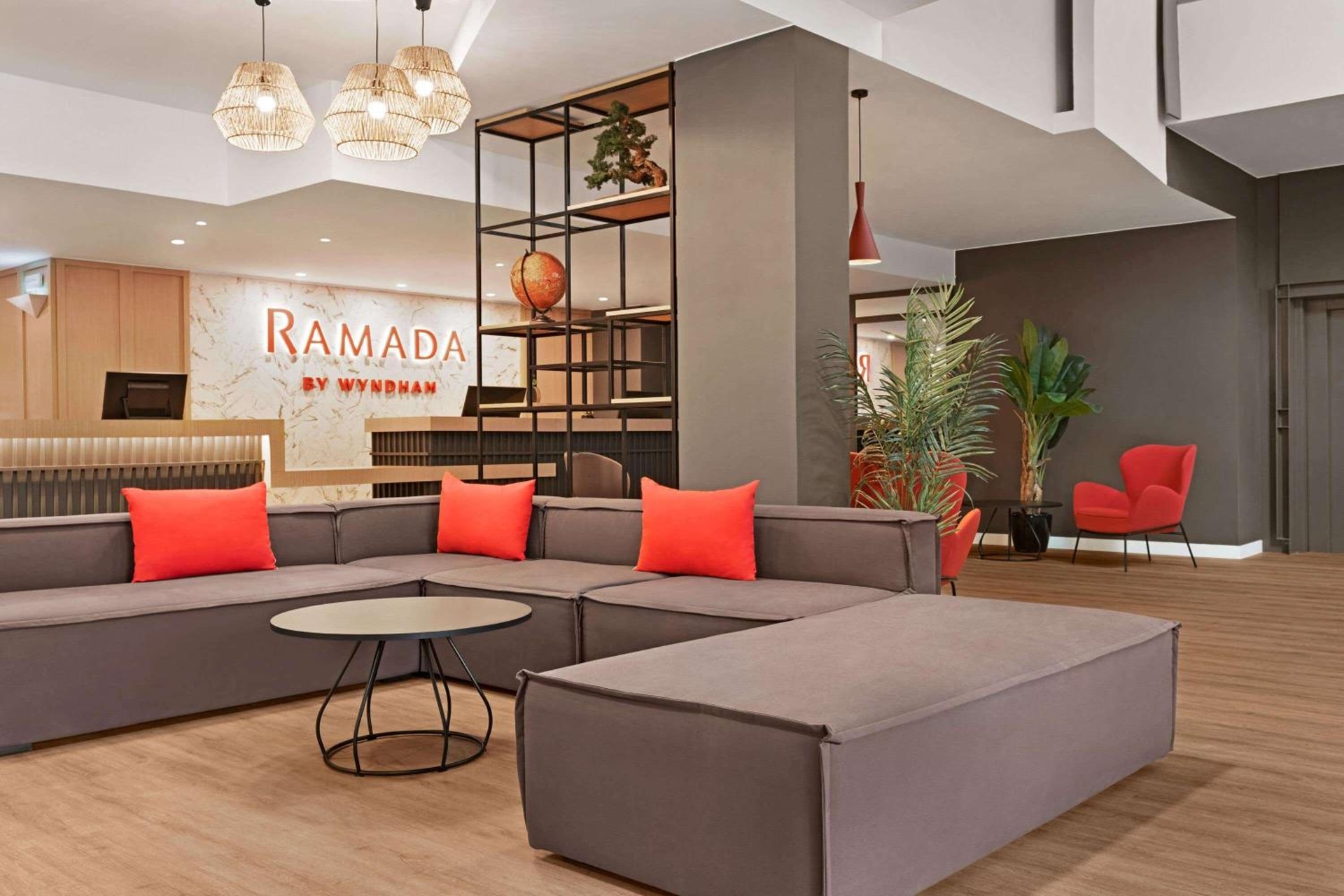 Ramada by Wyndham Valencia Almussafes, Almussafes