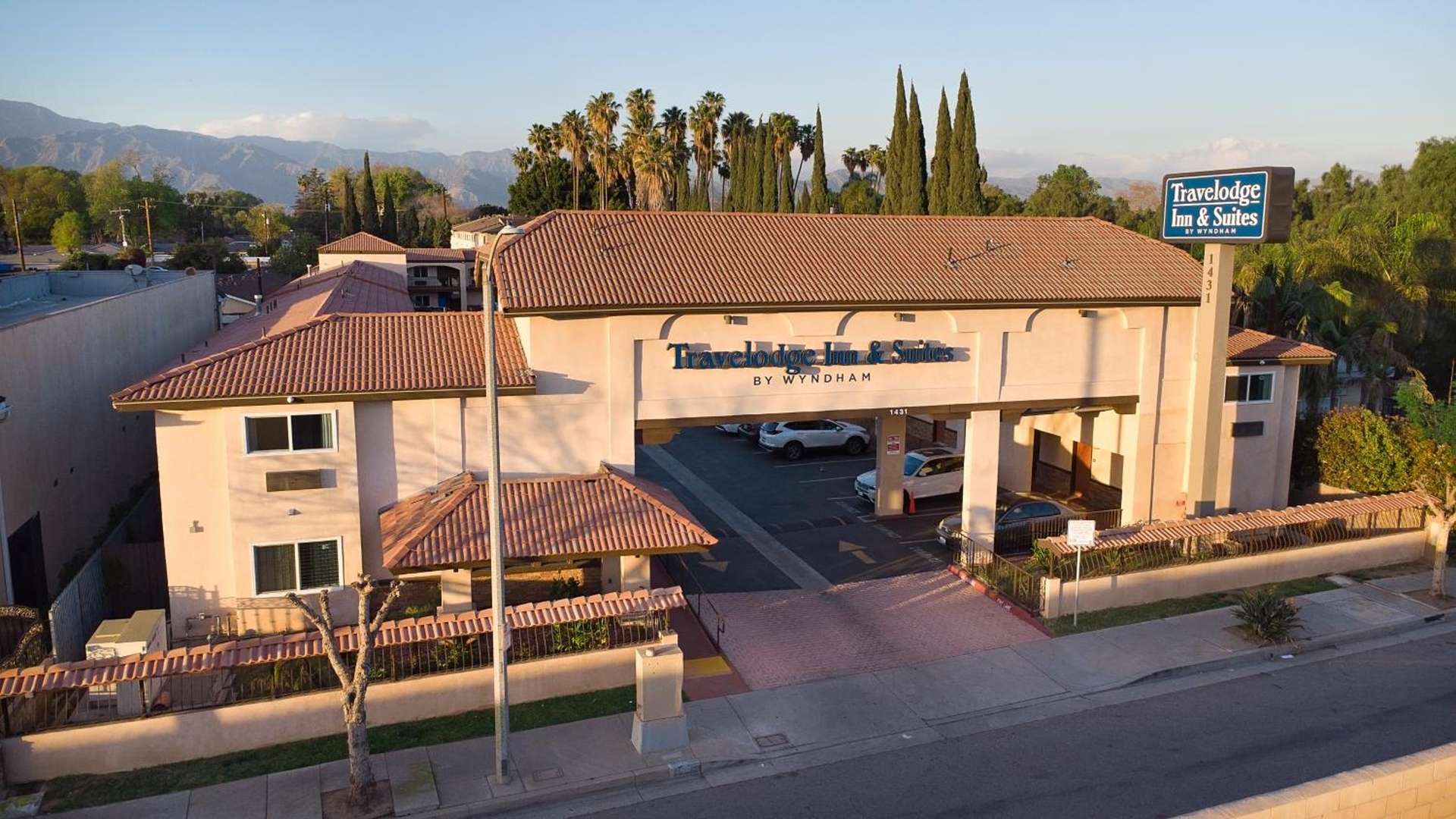 Travelodge Inn & Suites by Wyndham West Covina, West Covina