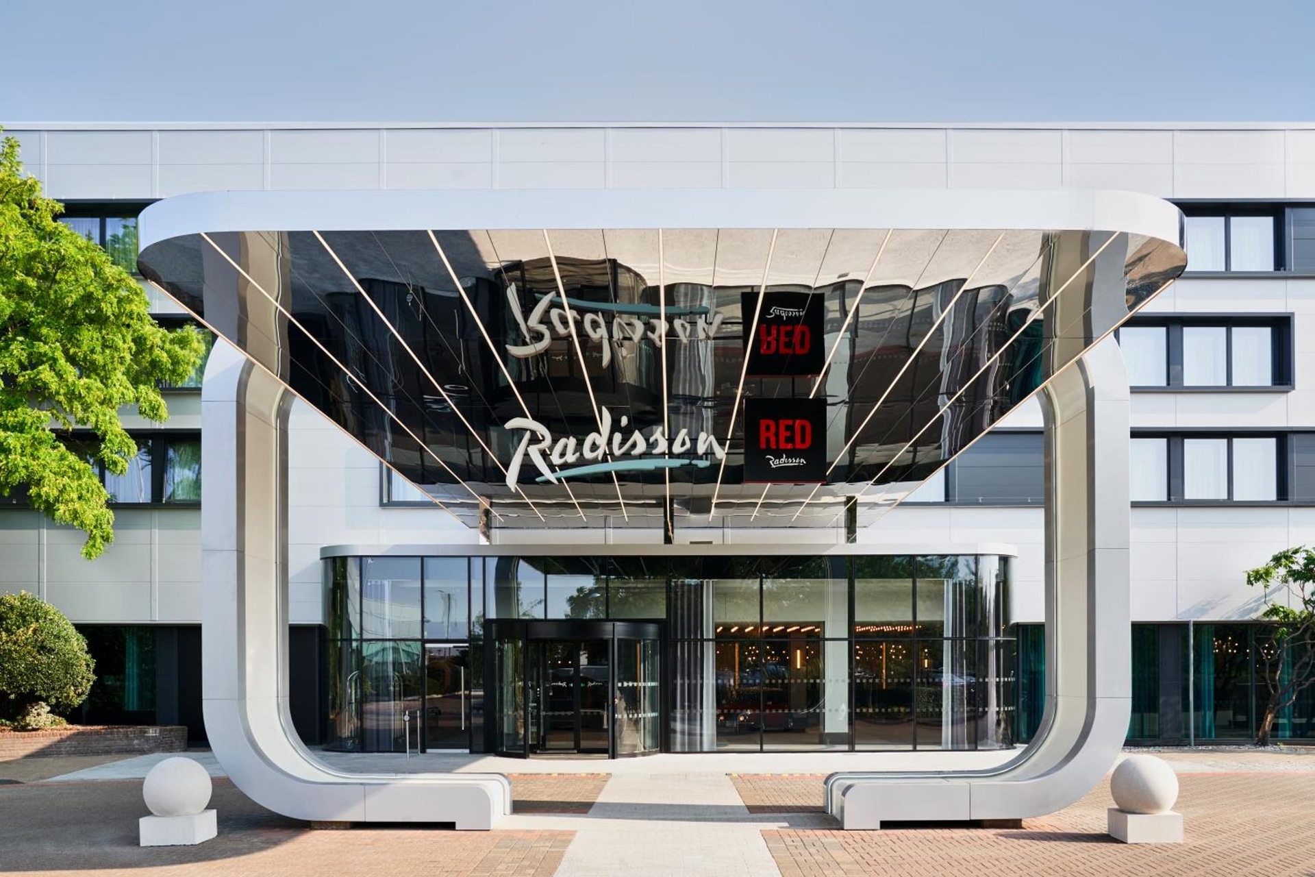 Radisson RED London Heathrow, Hillingdon