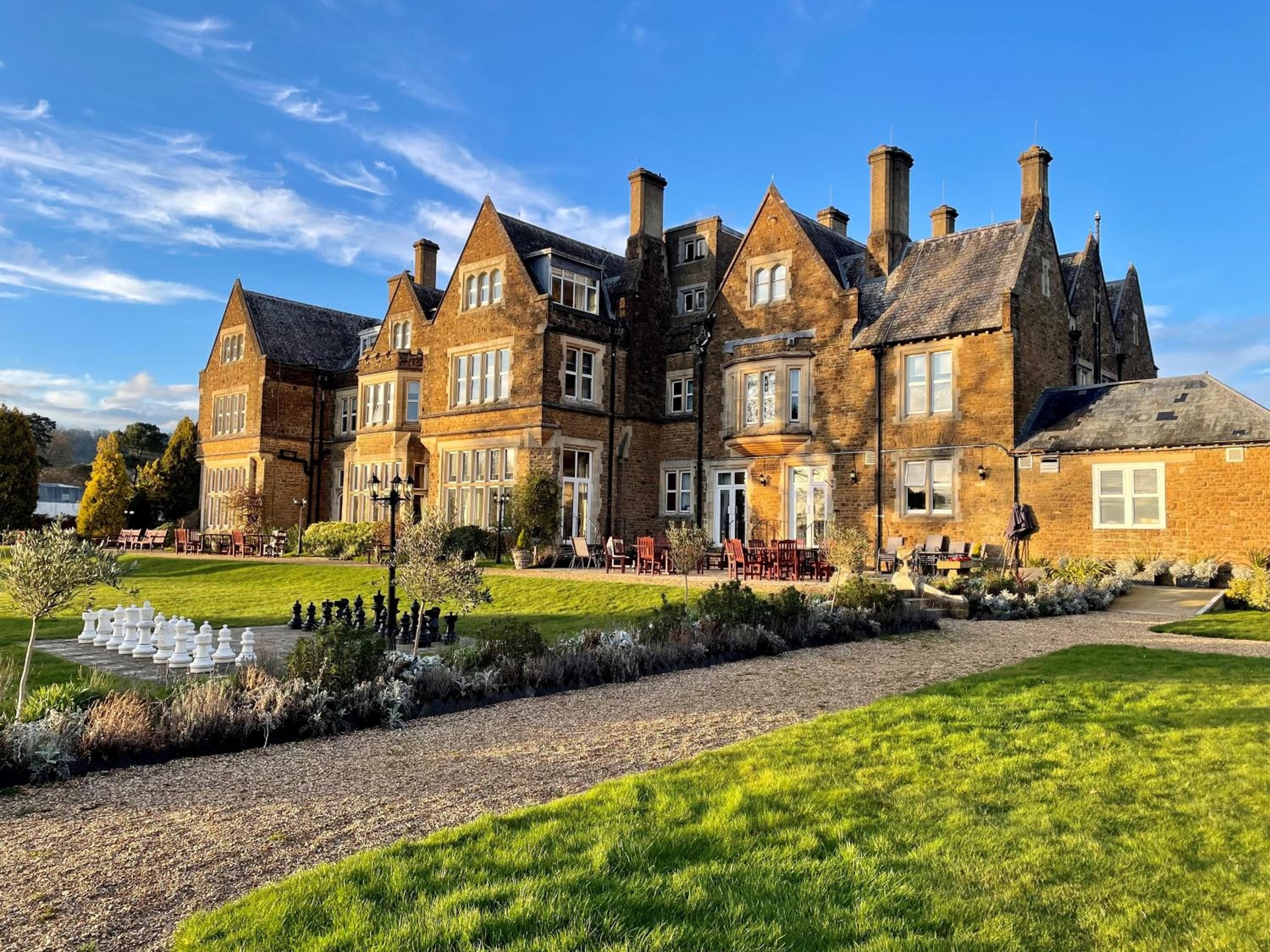Hartsfield Manor, Dorking
