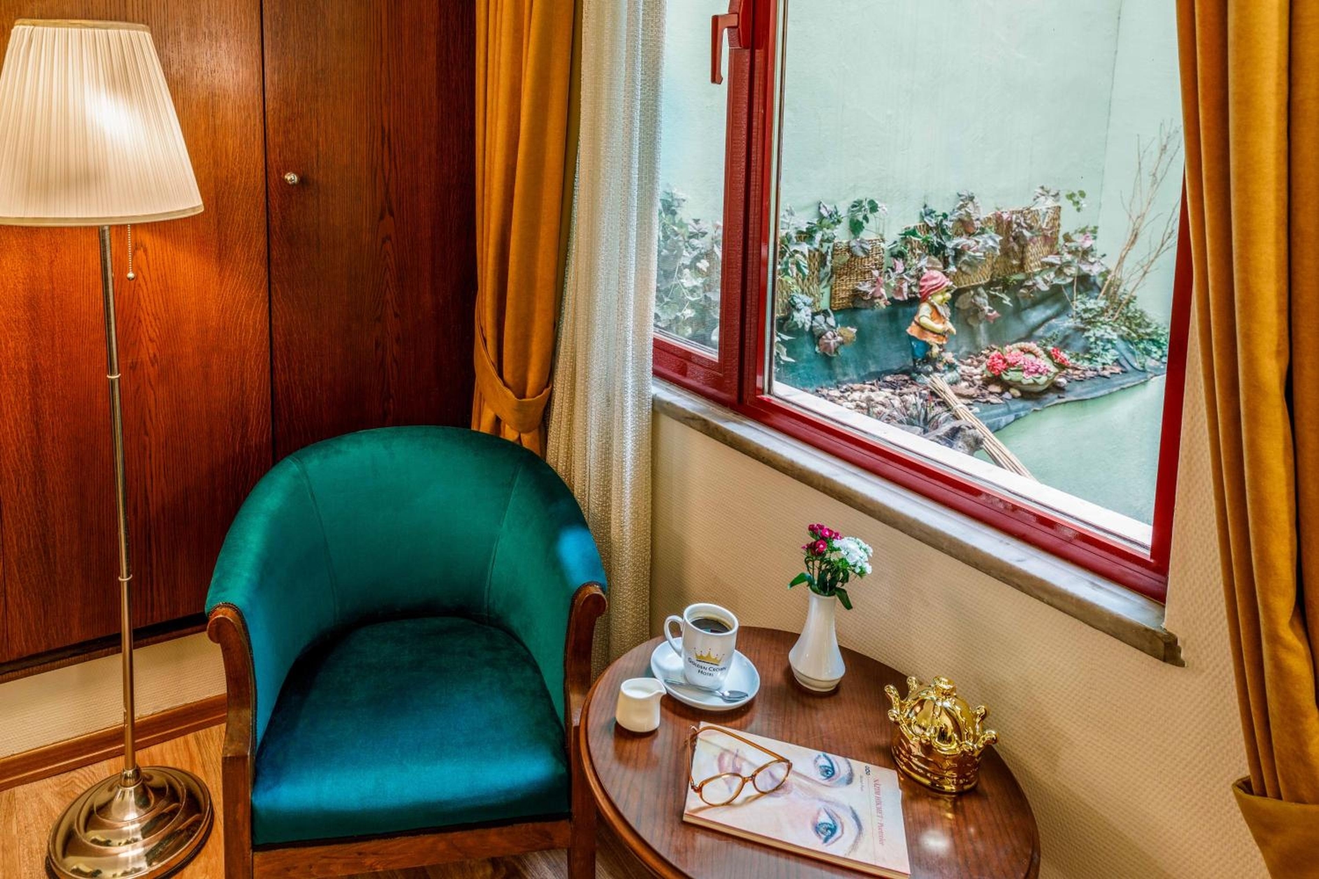 Foto de Golden Crown Hotel